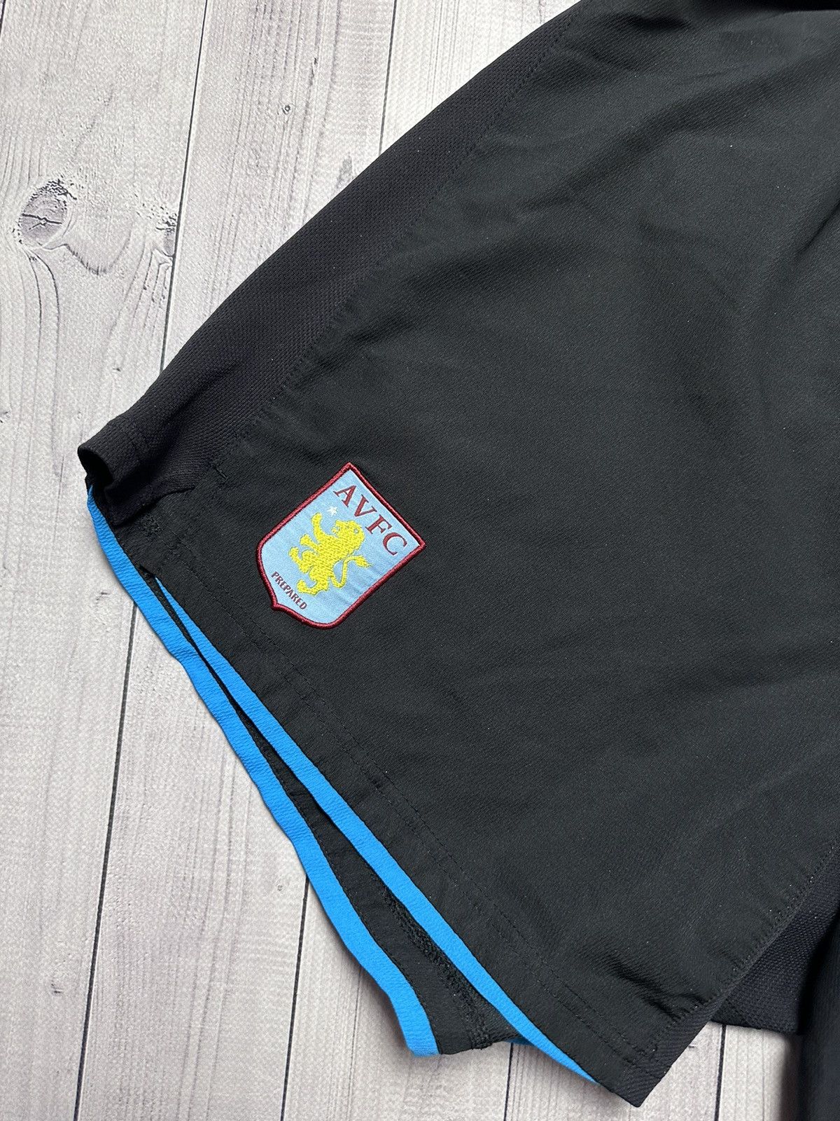 Nike × Vintage Vintage Nike Aston villa soccer short size XXL Size US 38 / EU 54 - 2 Thumbnail