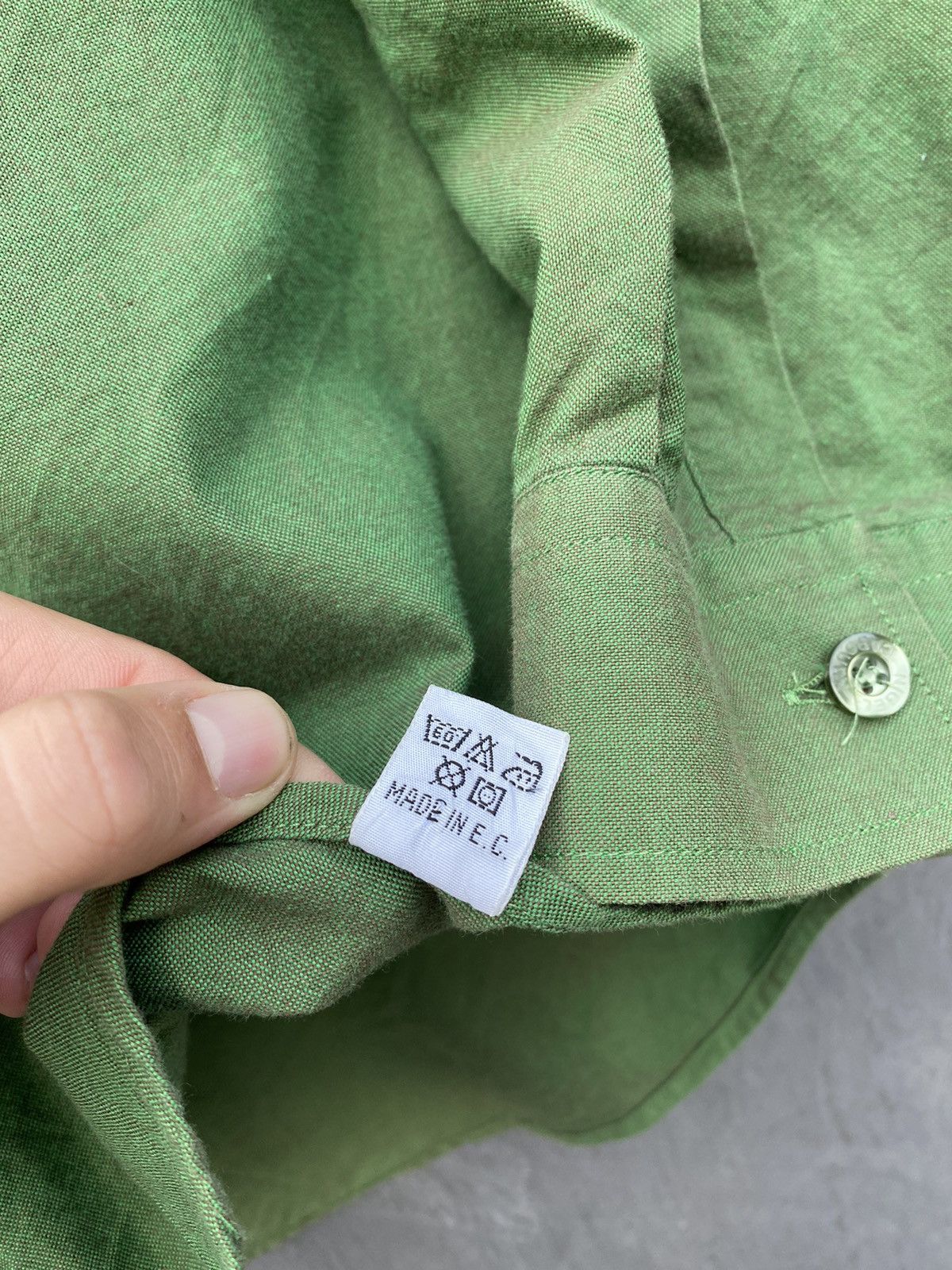 Nigel Cabourn Nigel Cabourn green shimmer military cotton shirt size M/L Size US L / EU 52-54 / 3 - 6 Thumbnail