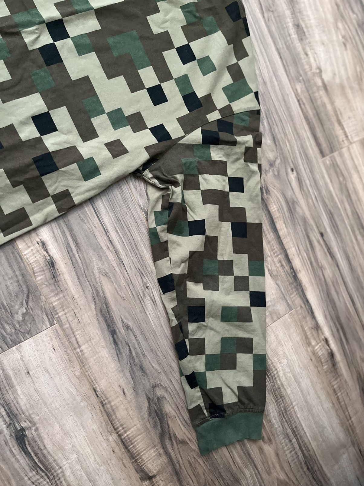 Supreme Small Box L/S Tee