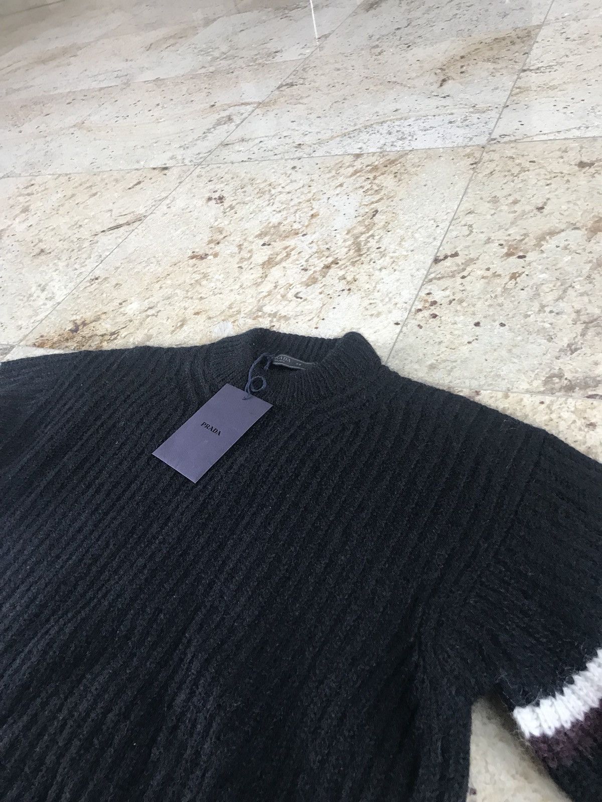 Prada Ribbed Mohair Knitwear in Nero Size US M / EU 48-50 / 2 - 6 Thumbnail