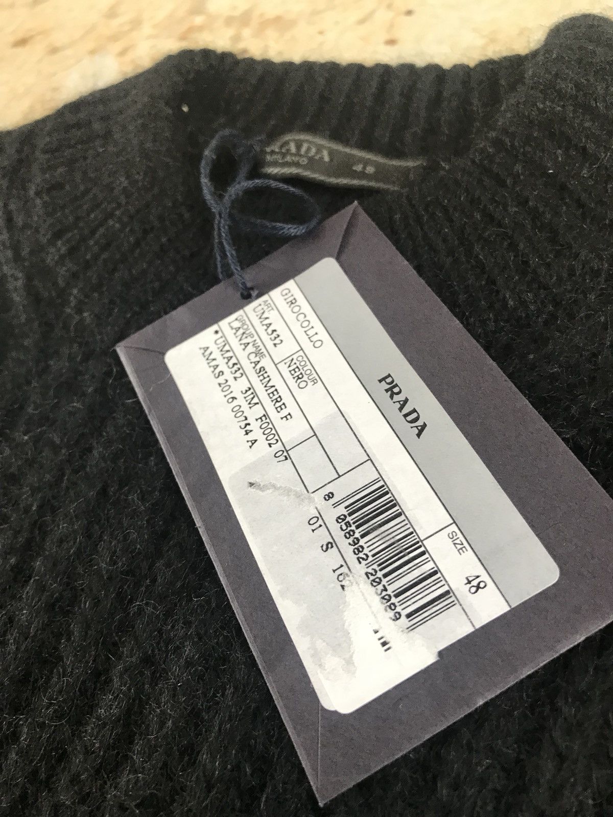 Prada Ribbed Mohair Knitwear in Nero Size US M / EU 48-50 / 2 - 9 Thumbnail