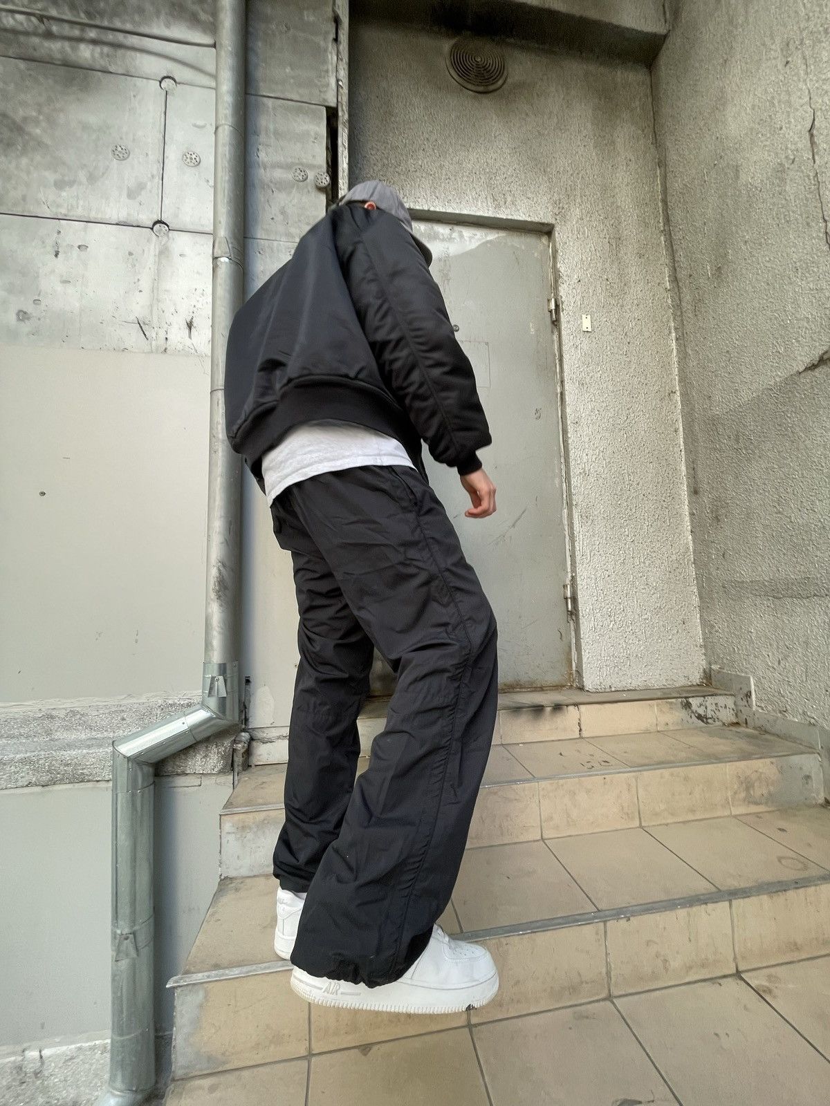 Nike Vintage Nike Track Pants nylon black joggers Size US 33 - 5 Thumbnail