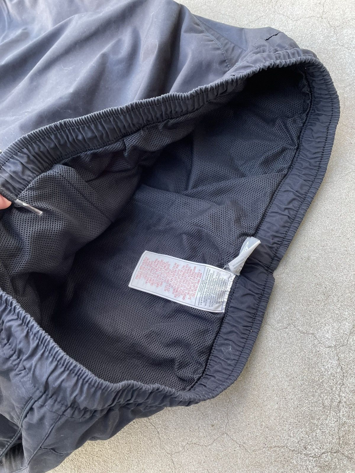 Nike Vintage Nike Track Pants nylon black joggers Size US 33 - 10 Thumbnail