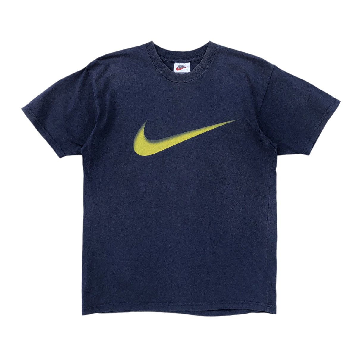 Nike 🔥Vintage 90s Nike Big Swoosh Tee Size US S / EU 44-46 / 1 - 1 Thumbnail