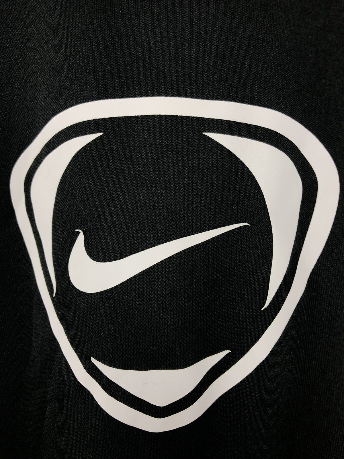 Nike Vintage Nike T-Shirt Centre Logo Swoosh Y2K Black Size S Size US S / EU 44-46 / 1 - 6 Thumbnail
