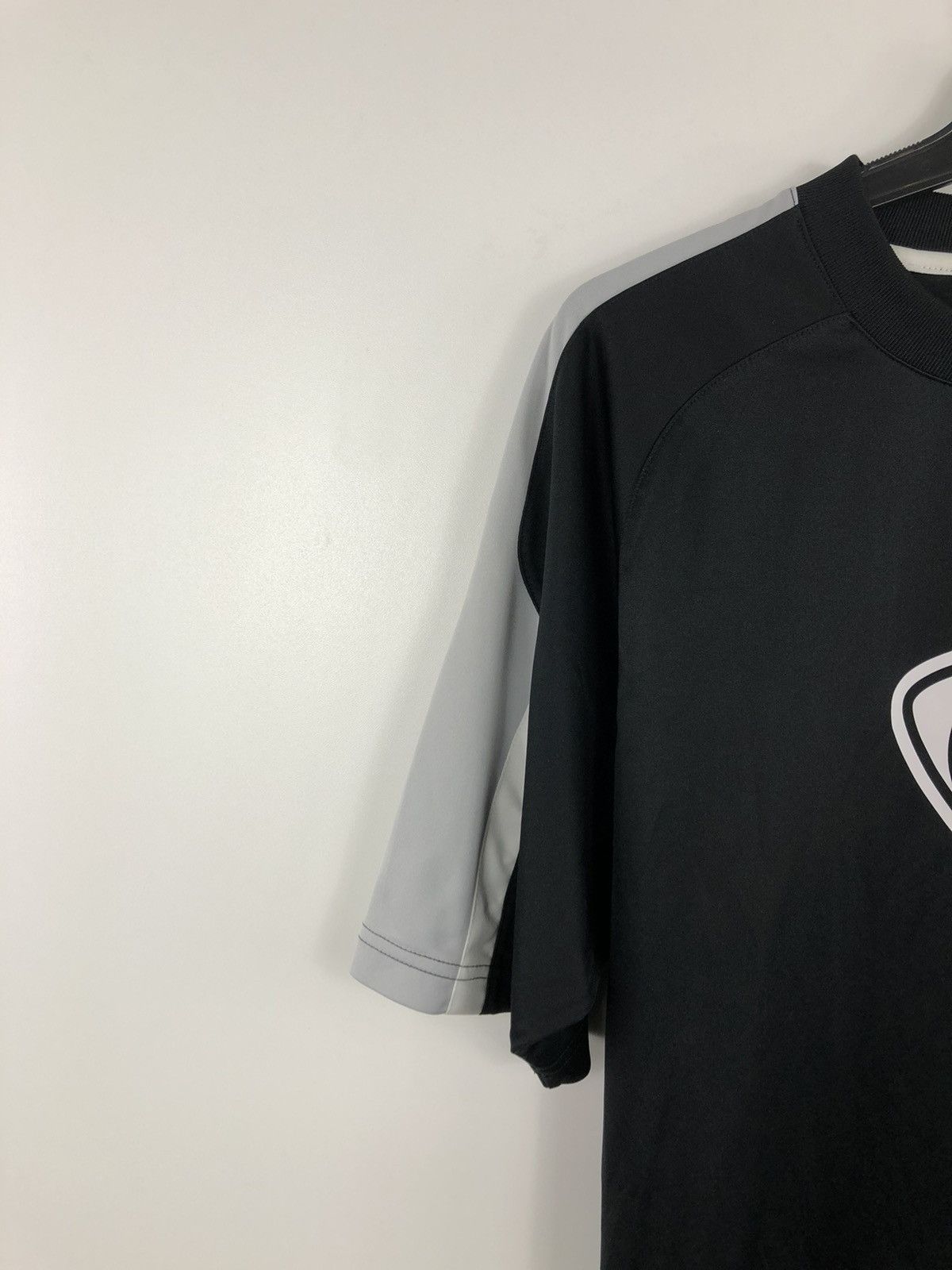 Nike Vintage Nike T-Shirt Centre Logo Swoosh Y2K Black Size S Size US S / EU 44-46 / 1 - 3 Thumbnail