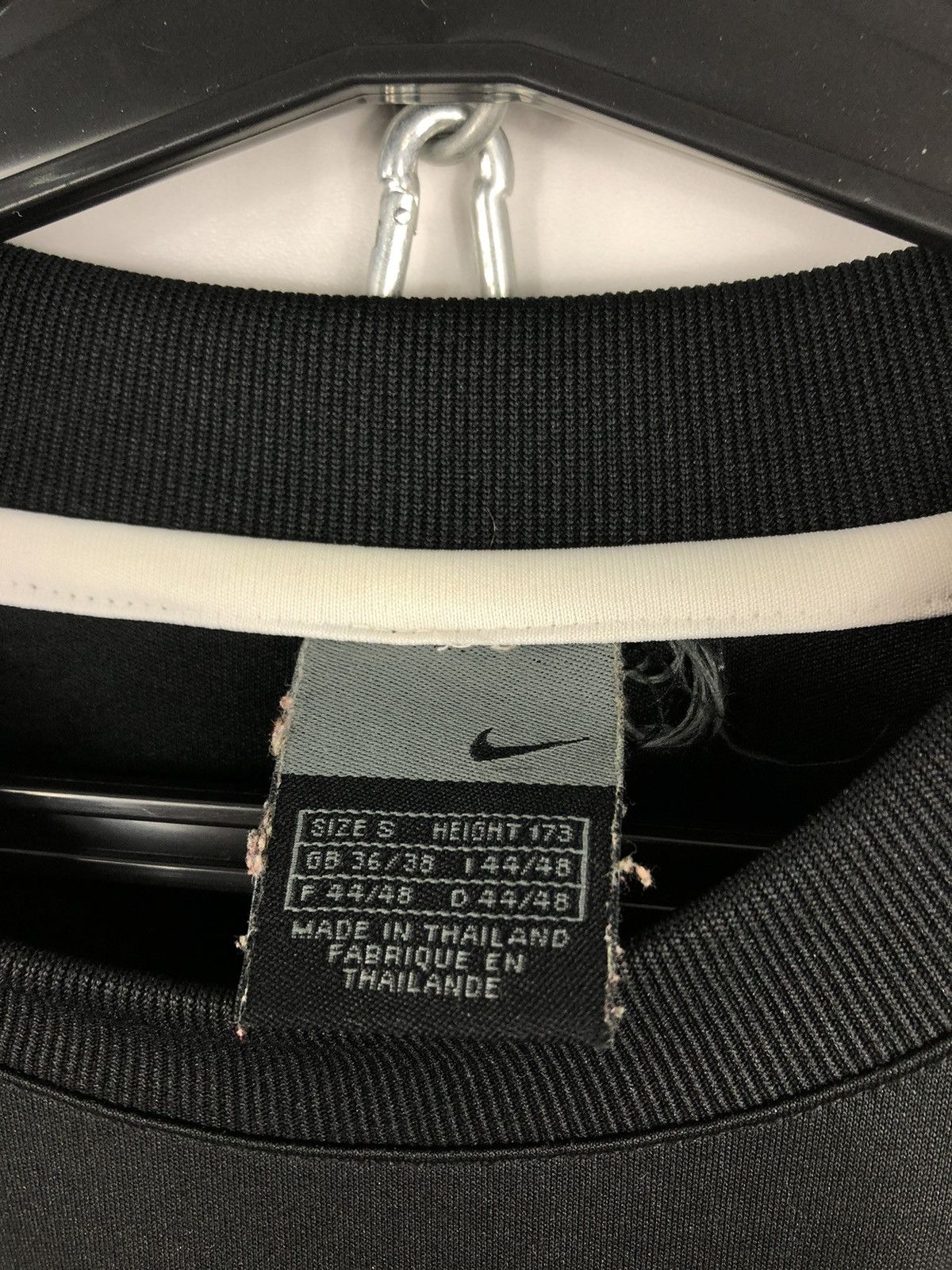 Nike Vintage Nike T-Shirt Centre Logo Swoosh Y2K Black Size S Size US S / EU 44-46 / 1 - 7 Thumbnail