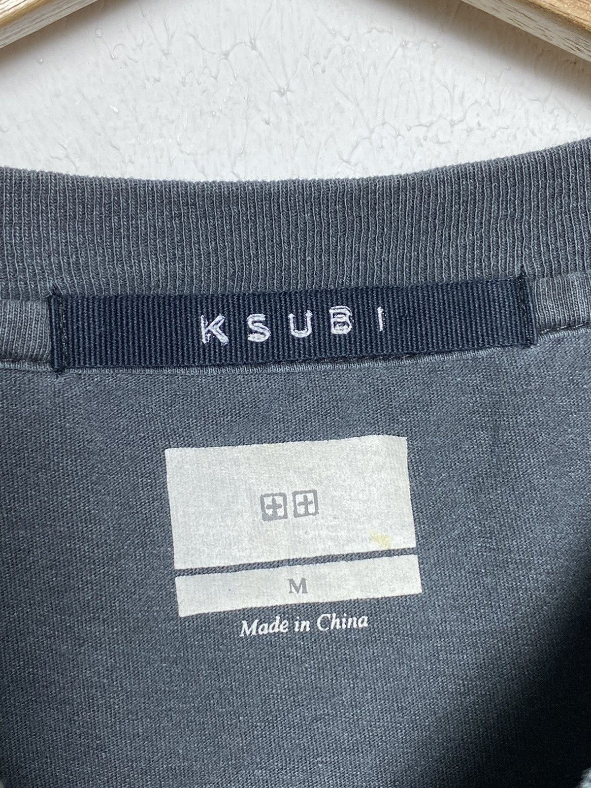 Japanese Brand Ksubi Lesbian Photo Tees Size US M / EU 48-50 / 2 - 4 Thumbnail