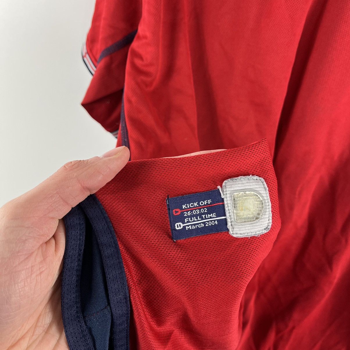 Umbro England Umbro Reversible 2004 Away Jersey T-Shirt Size L Size US XL / EU 56 / 4 - 6 Thumbnail
