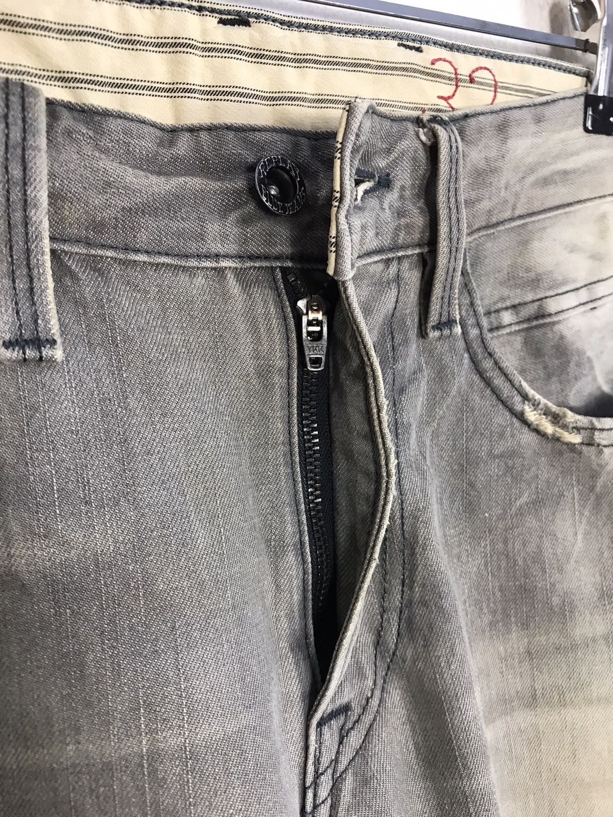 Replay Vintage Replay Distressed Jeans Zipper Style Size US 33 - 9 Thumbnail