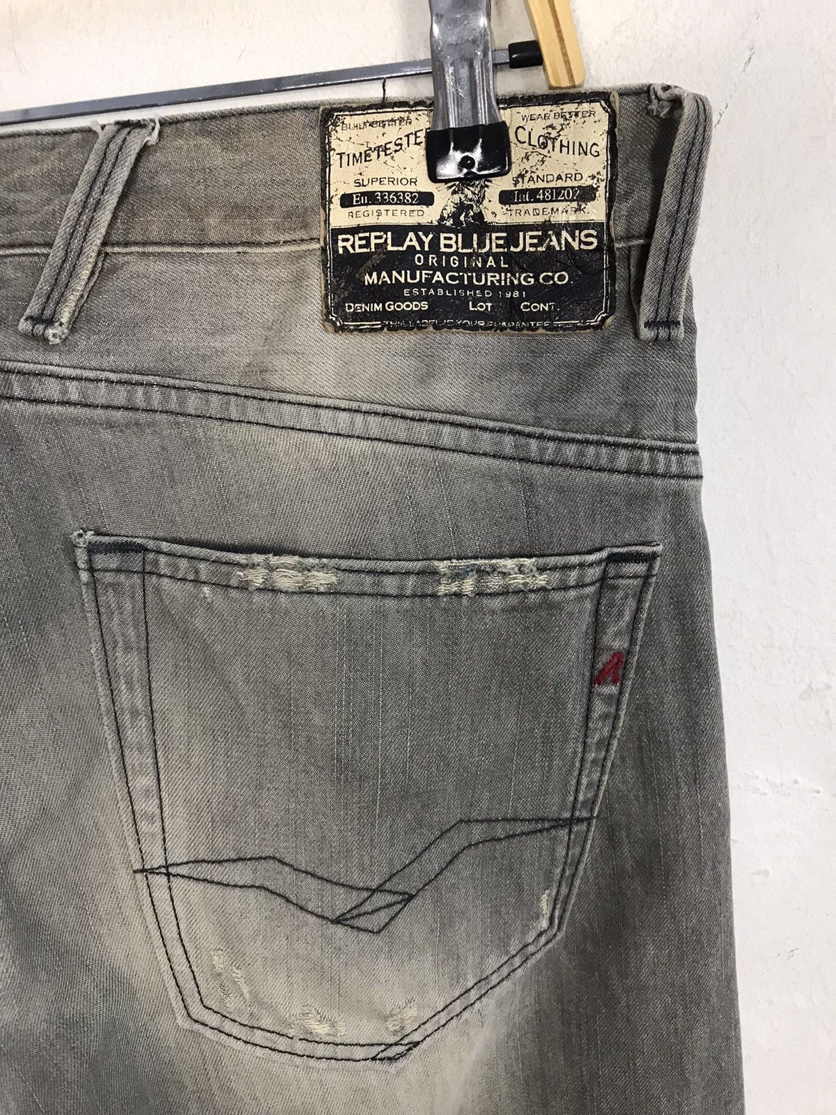 Replay Vintage Replay Distressed Jeans Zipper Style Size US 33 - 12 Thumbnail