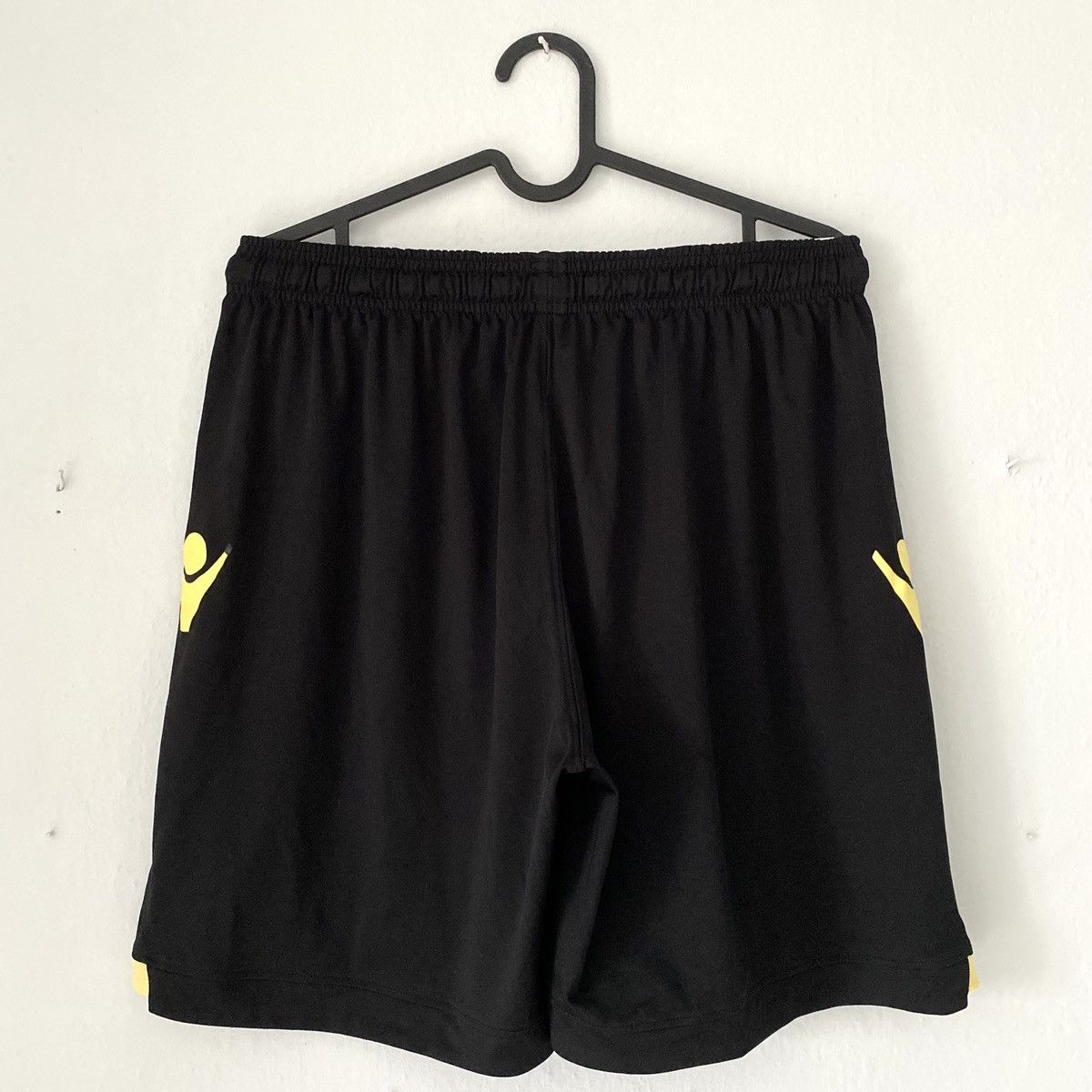 Macron 2015 2016 Bolton Wanderers Macron Black Away Soccer Shorts Size US 34 / EU 50 - 5 Thumbnail