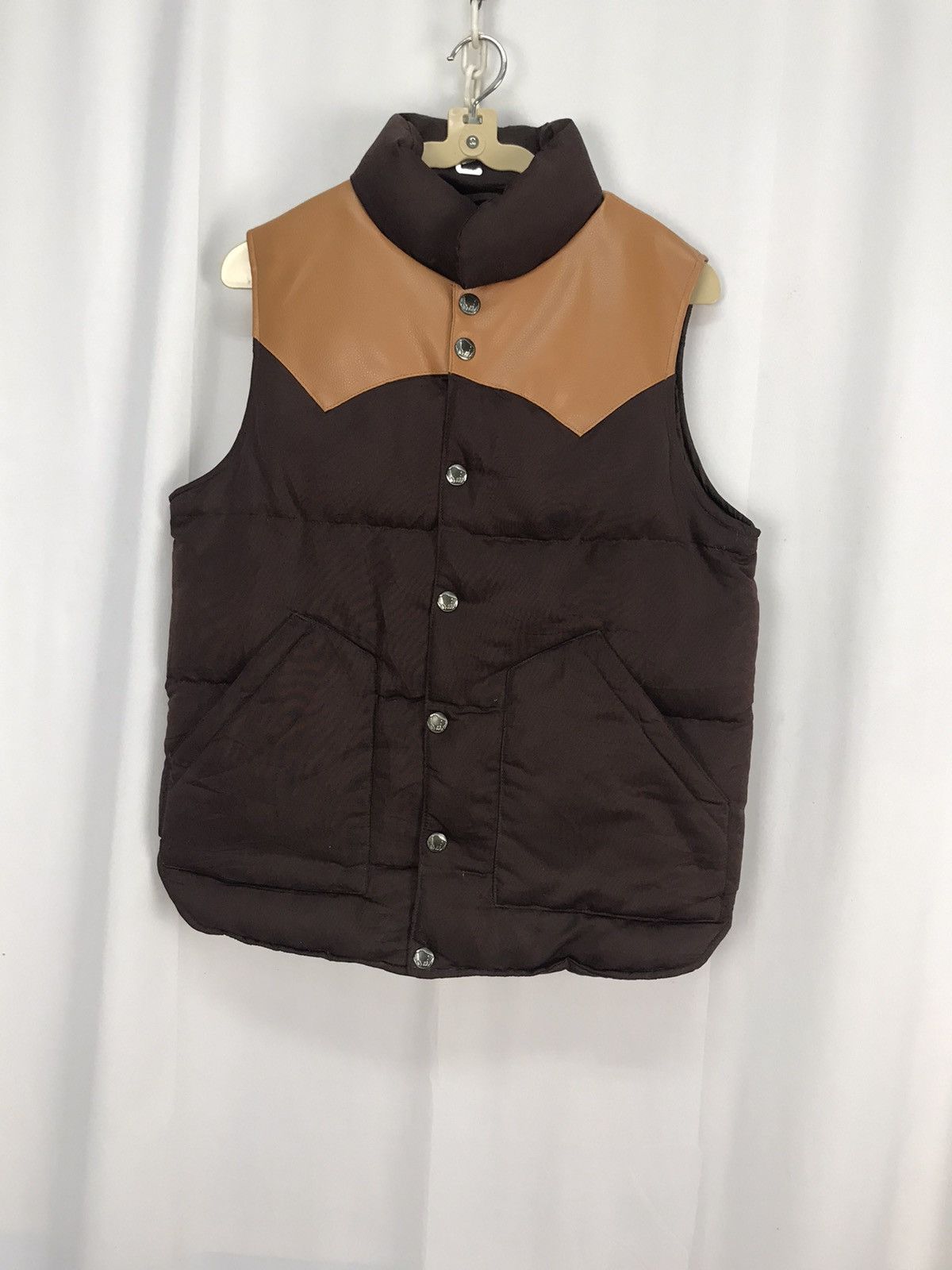 Japanese Brand × Vintage Climb custom made sleeveless snap button puffer jacket Size US M / EU 48-50 / 2 - 7 Thumbnail