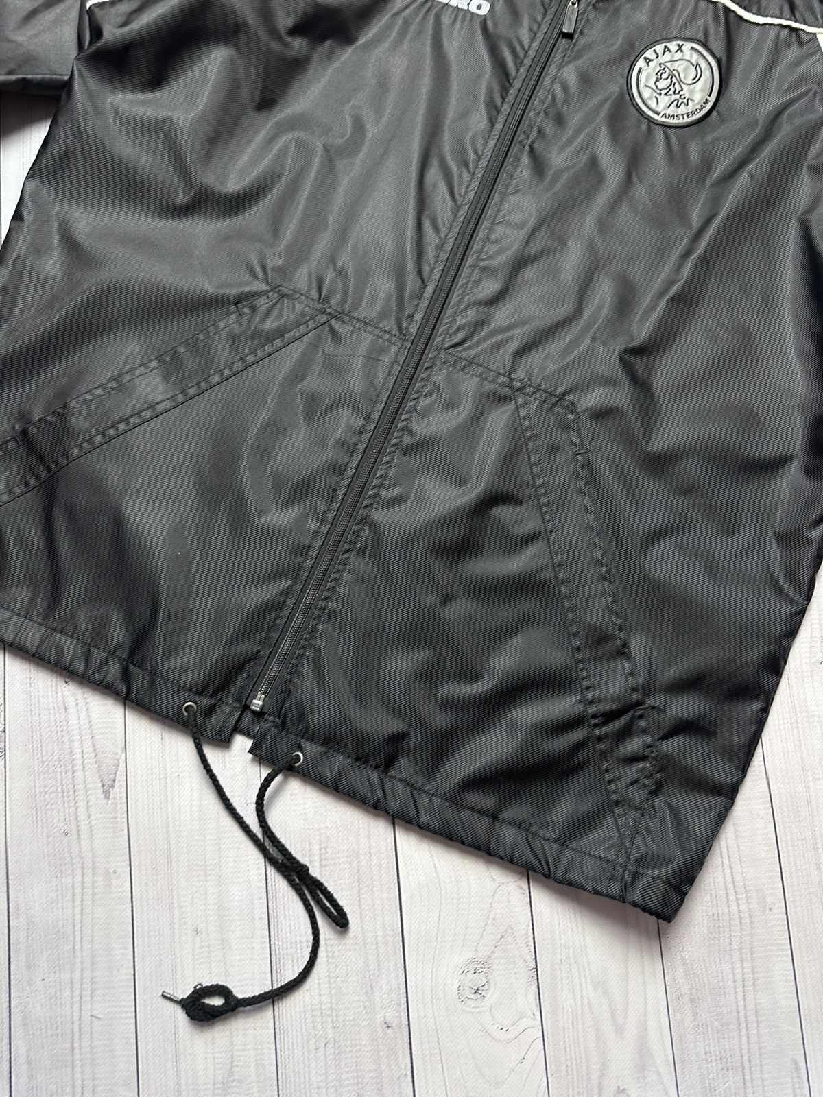 Umbro × Vintage Vintage Umbro Ajax soccer jacket logo size S Size US S / EU 44-46 / 1 - 3 Thumbnail