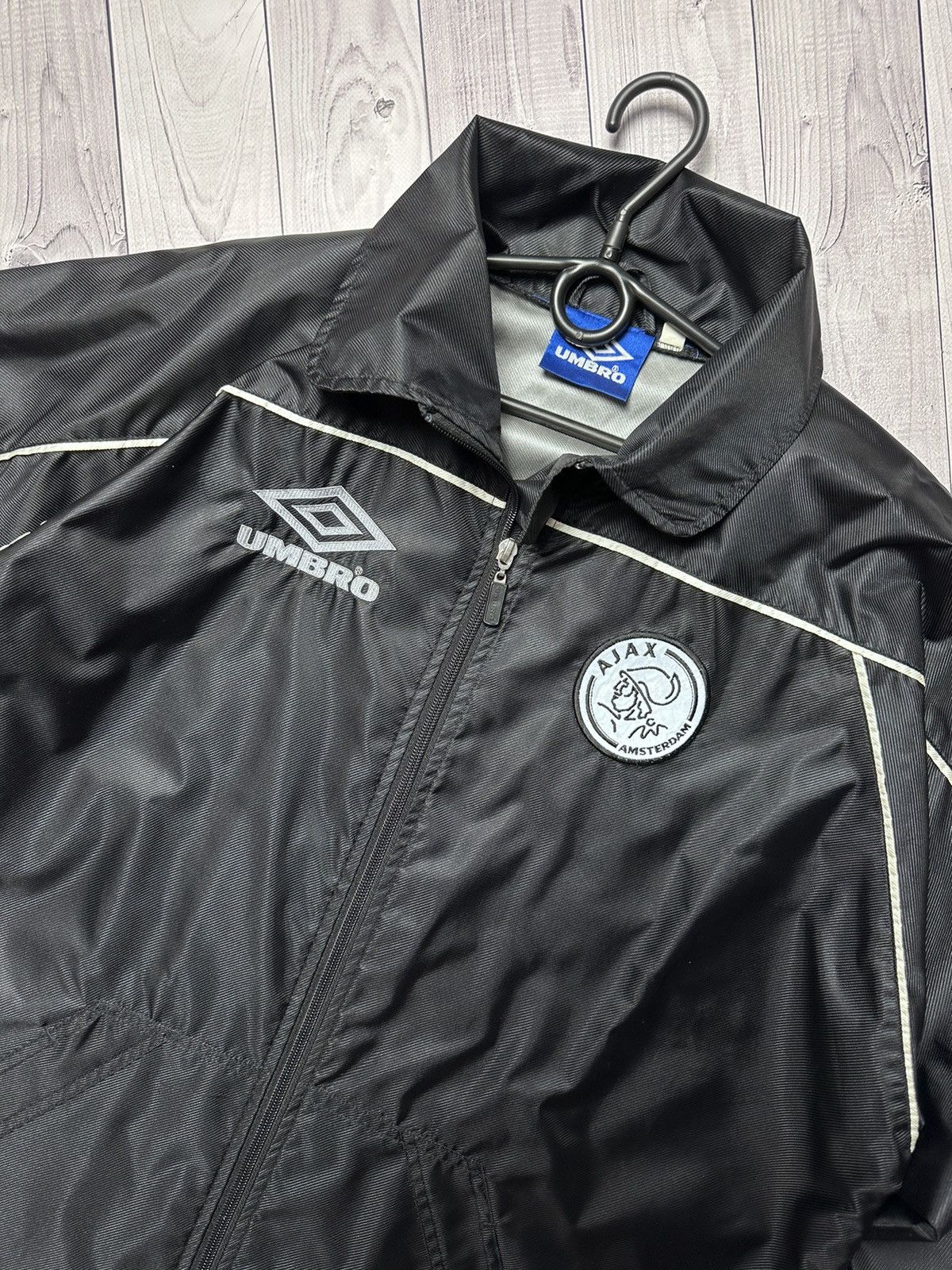 Umbro × Vintage Vintage Umbro Ajax soccer jacket logo size S Size US S / EU 44-46 / 1 - 2 Thumbnail