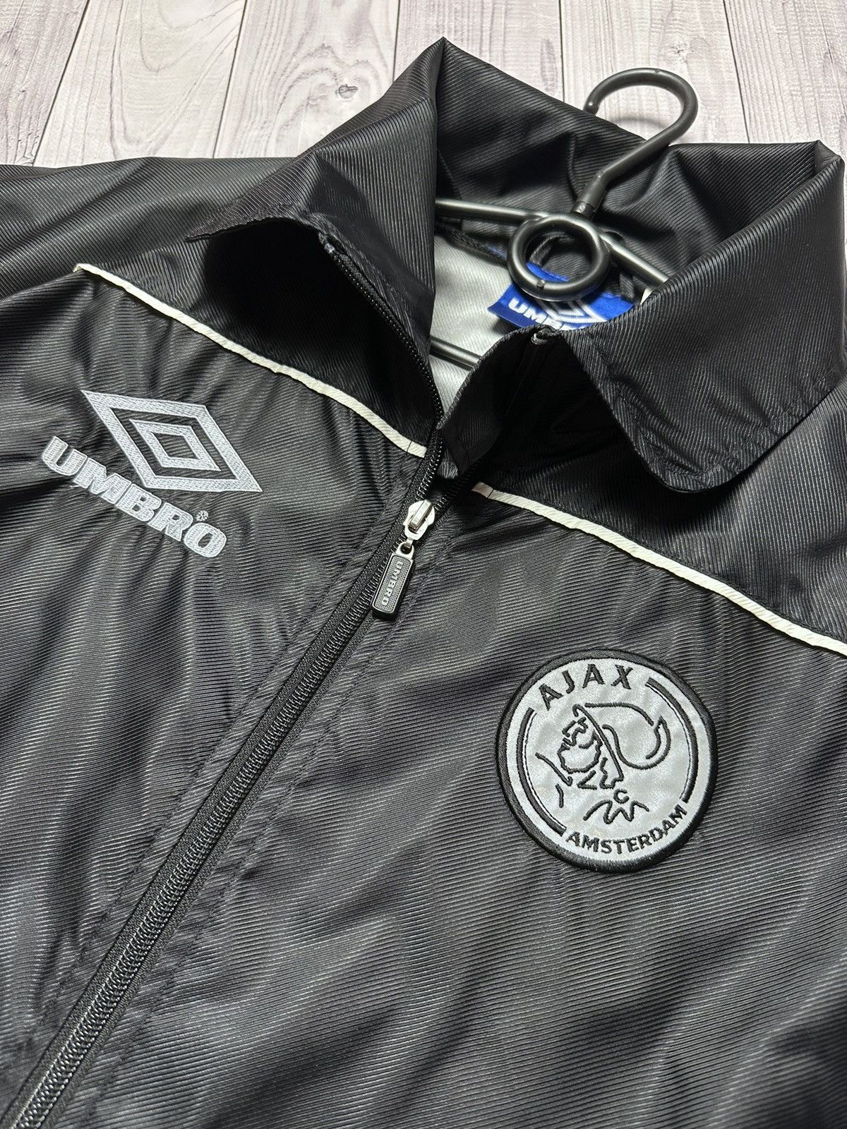 Umbro × Vintage Vintage Umbro Ajax soccer jacket logo size S Size US S / EU 44-46 / 1 - 4 Thumbnail