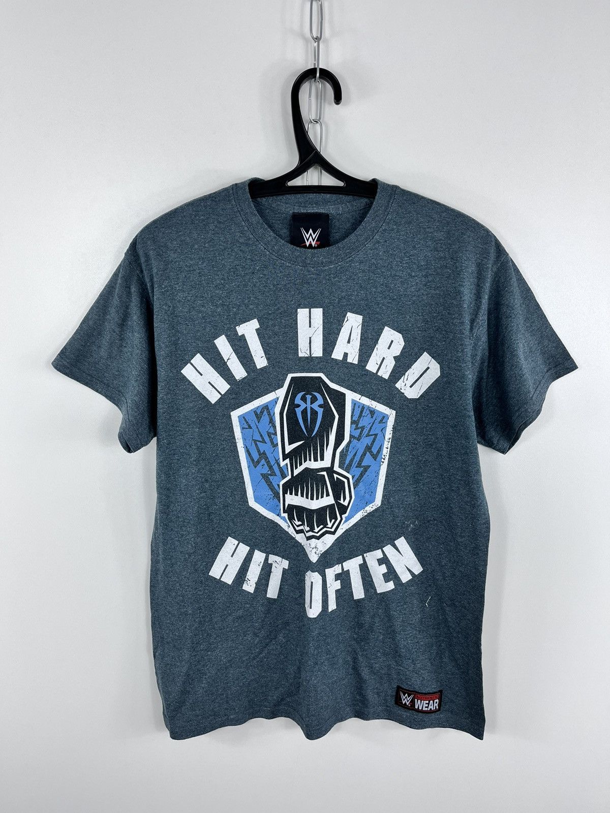 Vintage × WWE WWE T-Shirt Roman Reigns Hit Hard Hit Often Big Logo Size M Size US M / EU 48-50 / 2 - 1 Thumbnail