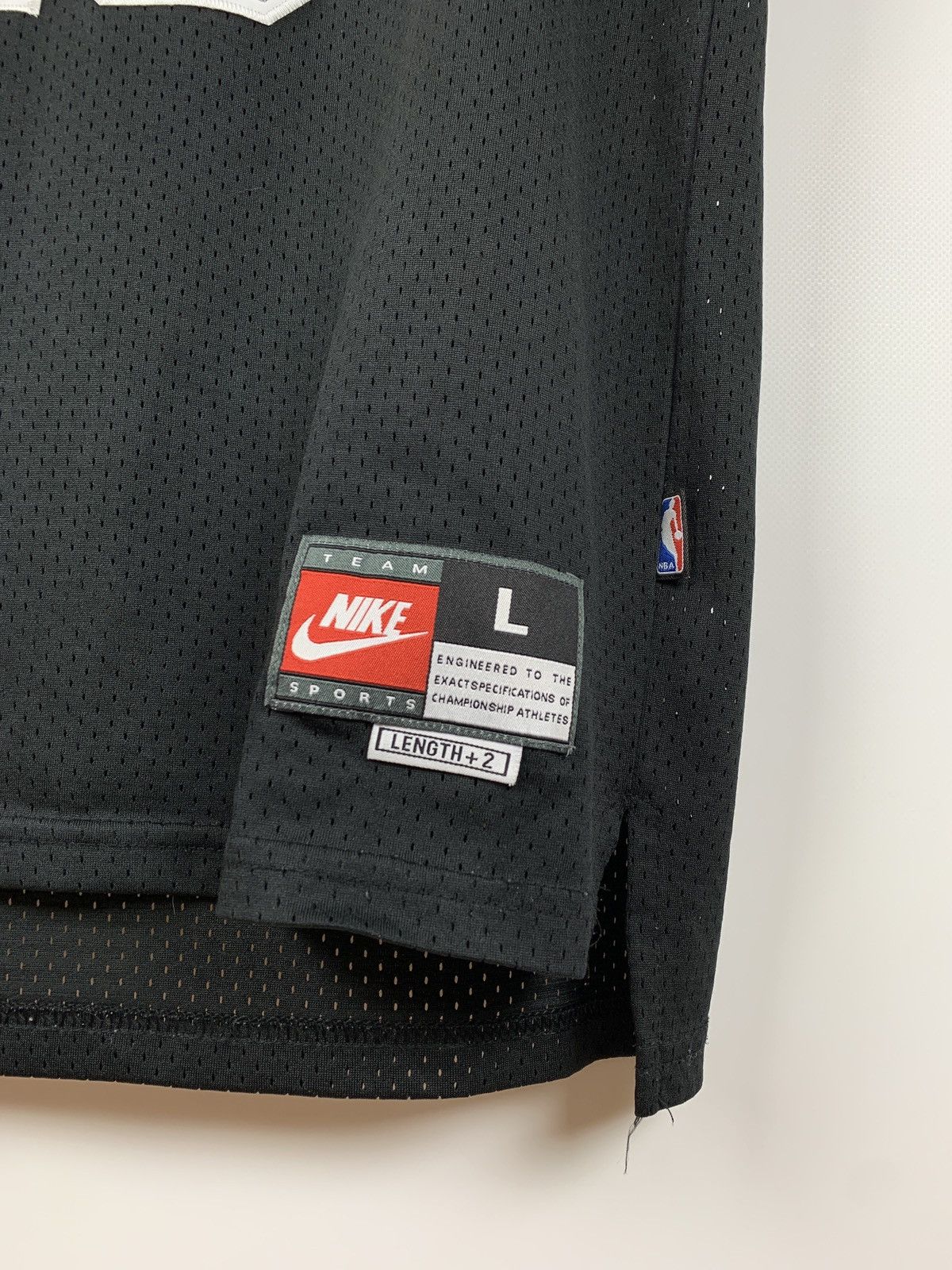 Jordan Brand 90s Vintage Nike Jordan #23 Chicago Bulls NBA Jersey Size US L / EU 52-54 / 3 - 10 Thumbnail
