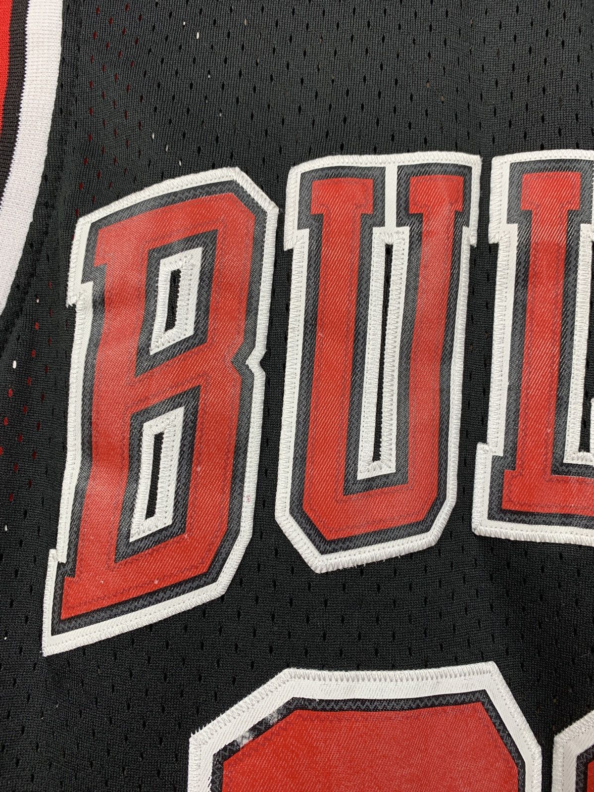 Jordan Brand 90s Vintage Nike Jordan #23 Chicago Bulls NBA Jersey Size US L / EU 52-54 / 3 - 8 Thumbnail