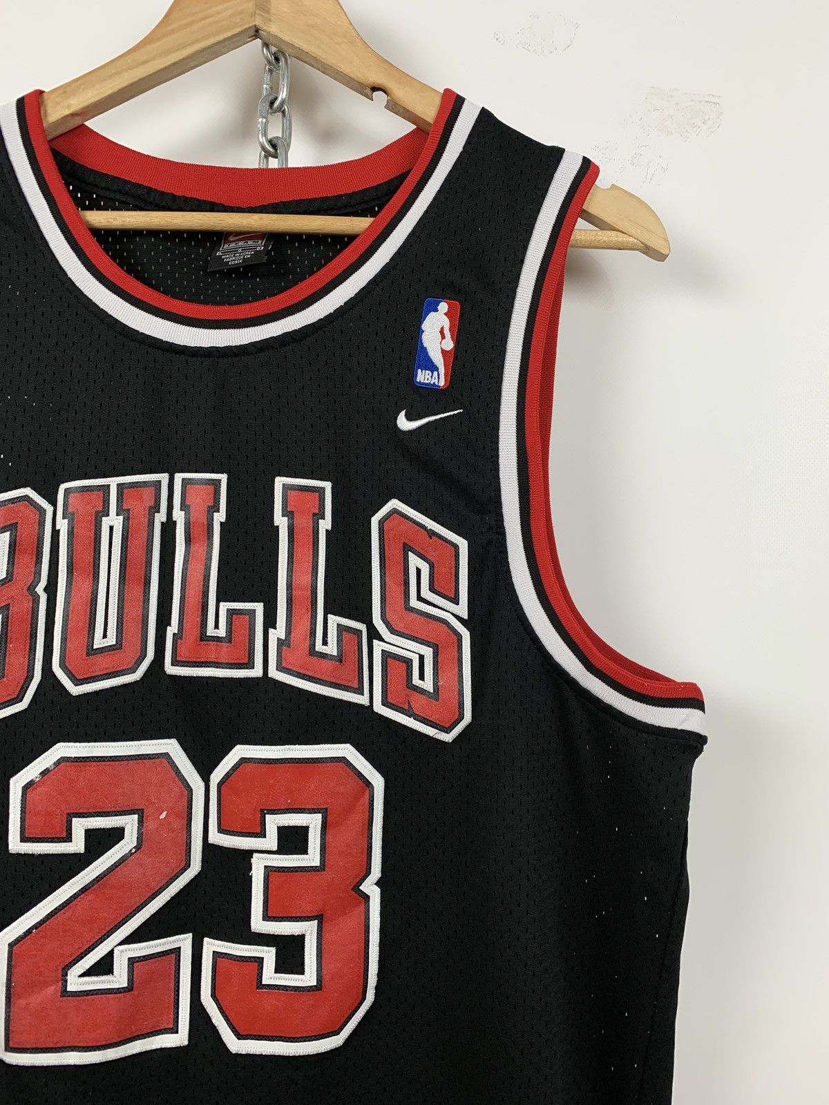 Jordan Brand 90s Vintage Nike Jordan #23 Chicago Bulls NBA Jersey Size US L / EU 52-54 / 3 - 4 Thumbnail