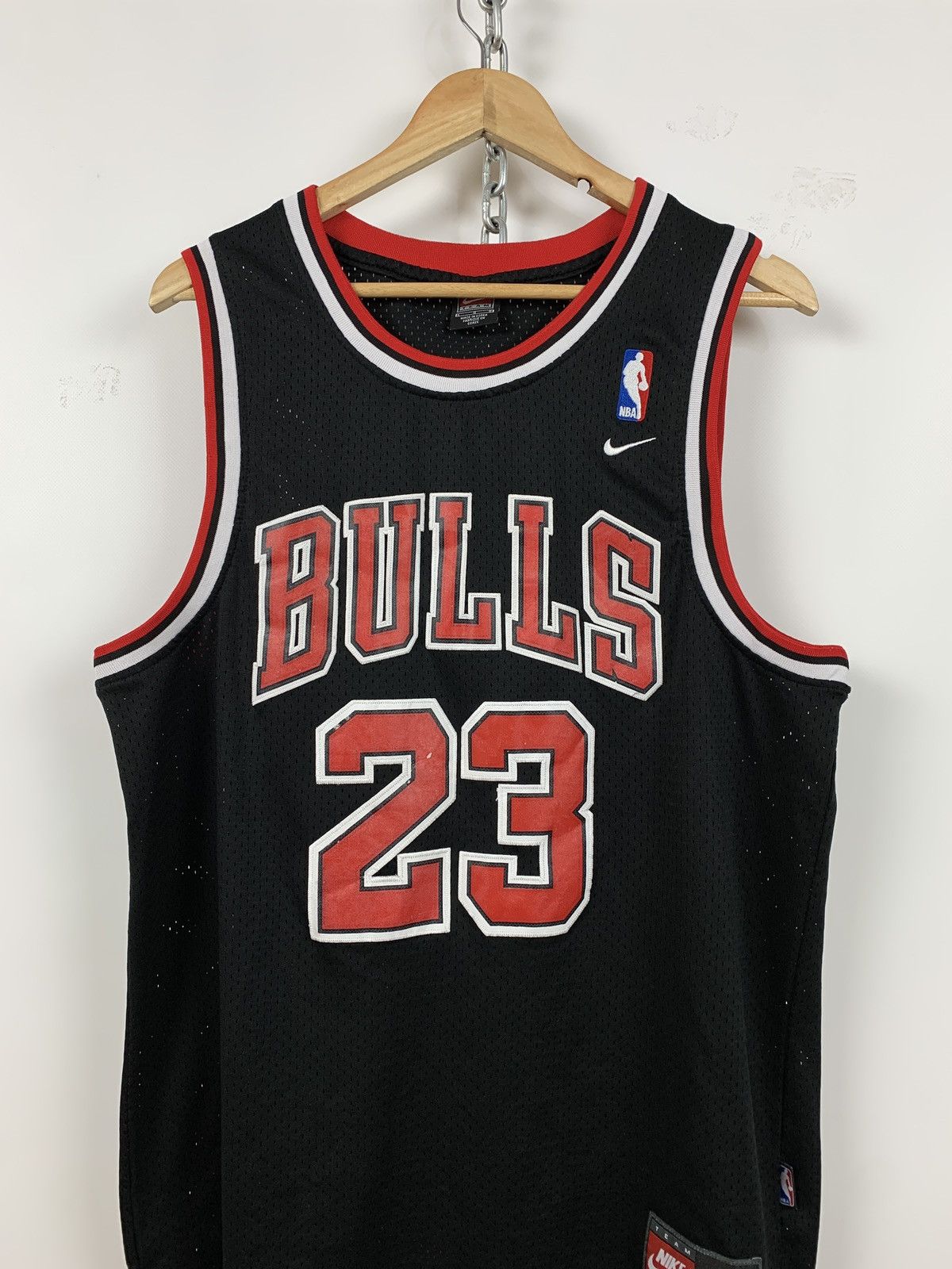 Jordan Brand 90s Vintage Nike Jordan #23 Chicago Bulls NBA Jersey Size US L / EU 52-54 / 3 - 3 Thumbnail