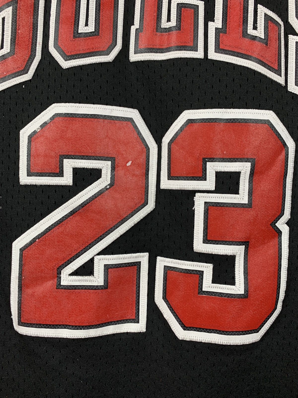 Jordan Brand 90s Vintage Nike Jordan #23 Chicago Bulls NBA Jersey Size US L / EU 52-54 / 3 - 7 Thumbnail
