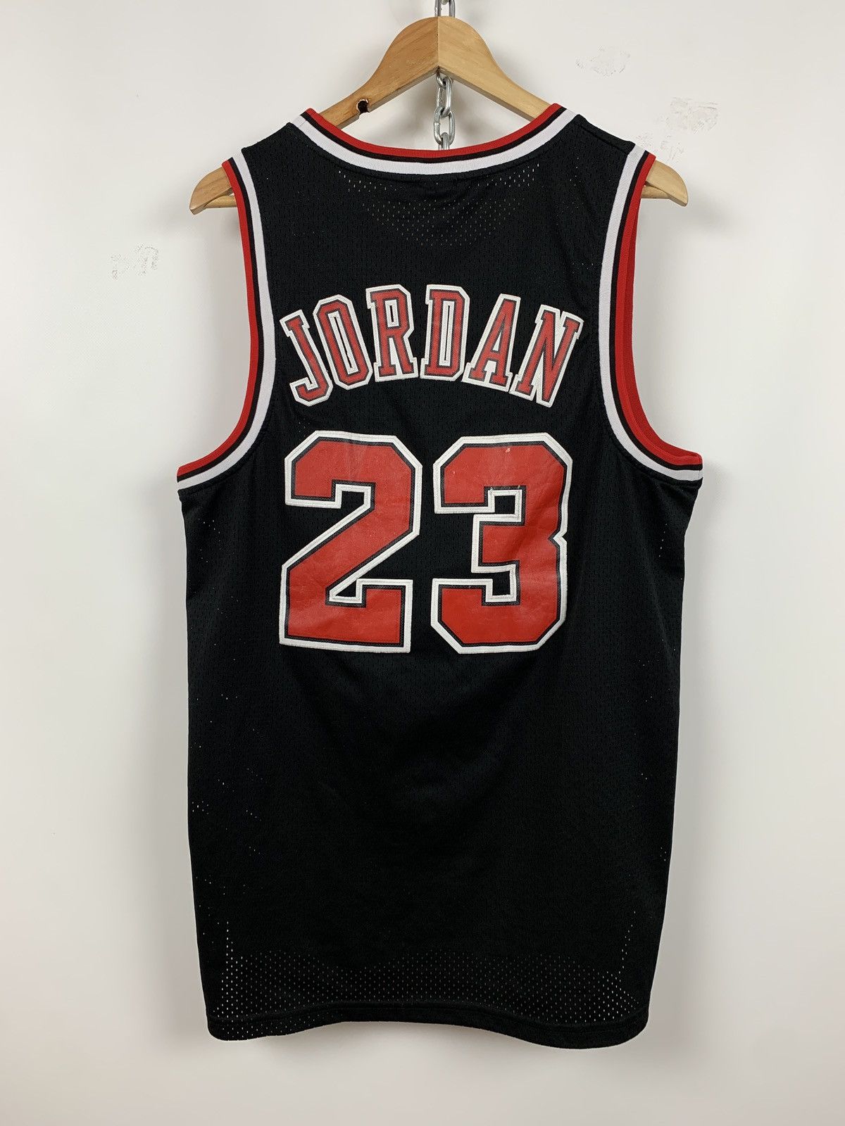Jordan Brand 90s Vintage Nike Jordan #23 Chicago Bulls NBA Jersey Size US L / EU 52-54 / 3 - 2 Thumbnail