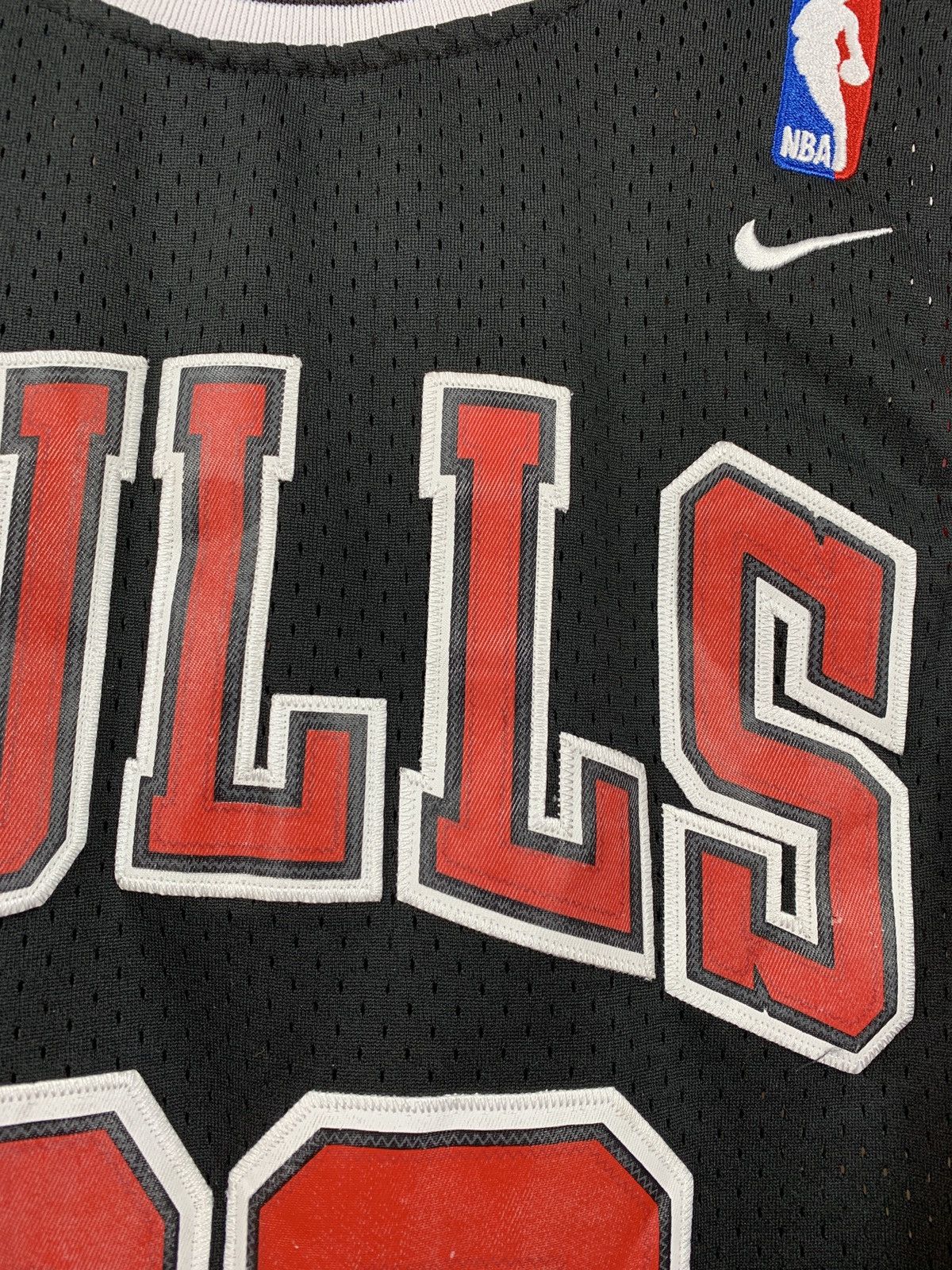 Jordan Brand 90s Vintage Nike Jordan #23 Chicago Bulls NBA Jersey Size US L / EU 52-54 / 3 - 9 Thumbnail