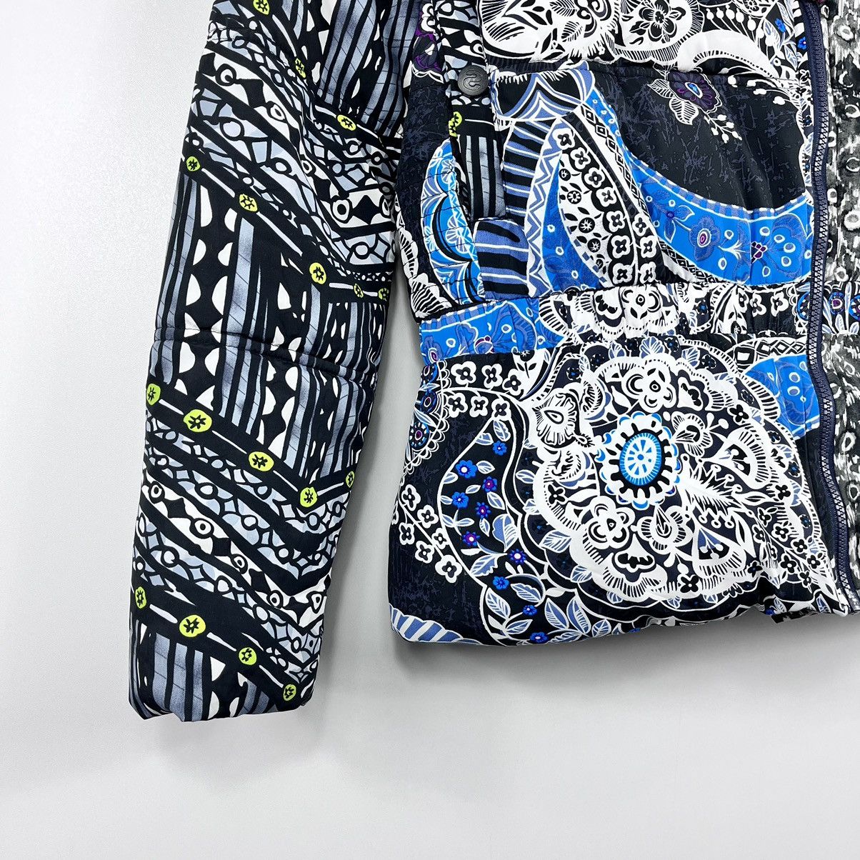Desigual Desigual Woman’s Jacket Illustration Style Colour Size M Size XS / US 0-2 / IT 36-38 - 5 Thumbnail