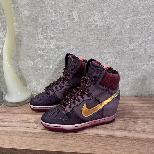 Nike sky outlet high dunks burgundy