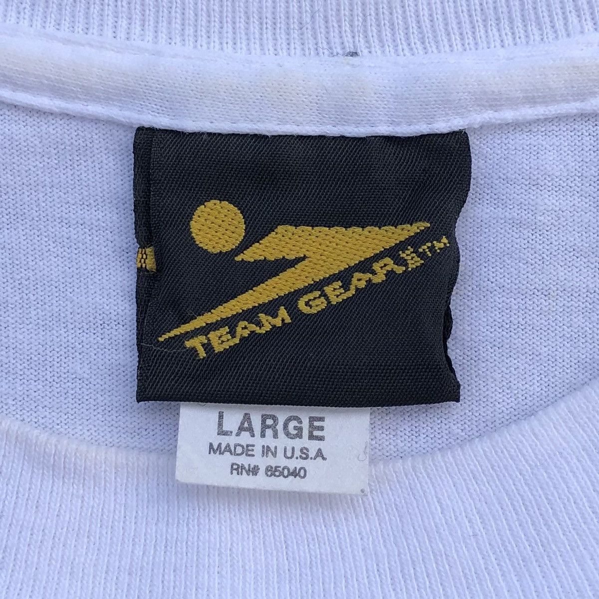 Vintage Vintage 90s USA Flag Logo Team Gear T- Shirt Size US L / EU 52-54 / 3 - 12 Thumbnail