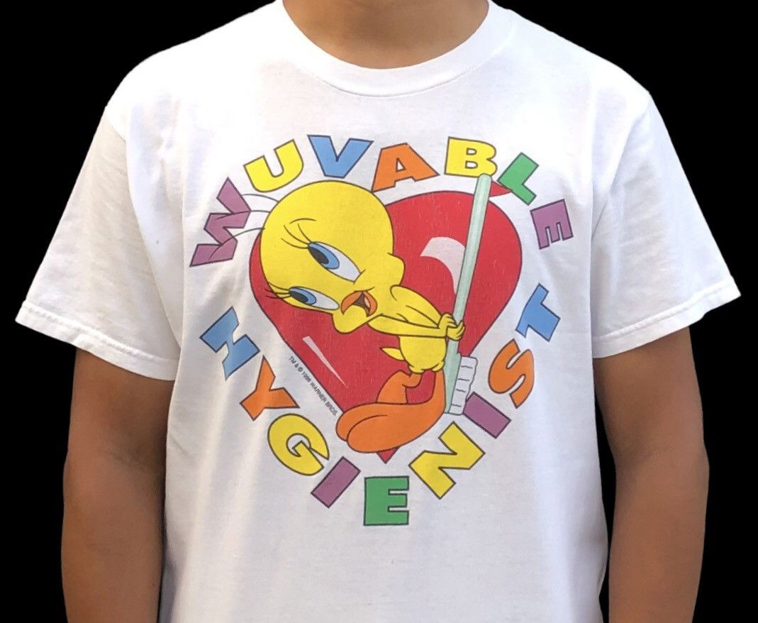 Vintage Vintage 1996 Looney Tunes Wuvable Hygienist T shirt Size US L / EU 52-54 / 3 - 3 Thumbnail
