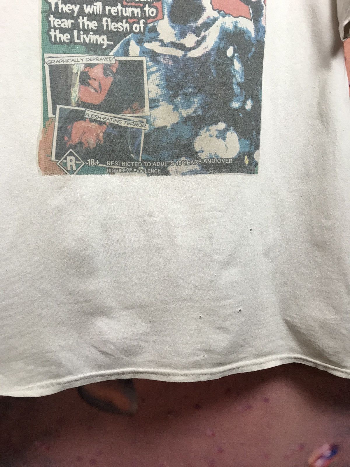 Vintage Vintage Zombie Flesh Eaters movie tee Size US XL / EU 56 / 4 - 5 Thumbnail