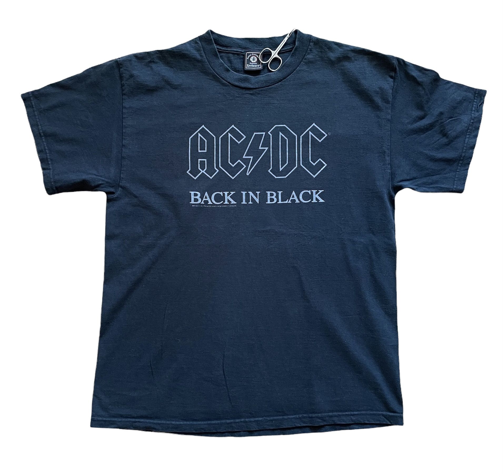 AC/DC × Band Tees × Vintage Vintage AC/DC Back In Black 2005 Tee Band Shirt Drill y2k Size US M / EU 48-50 / 2 - 1 Thumbnail