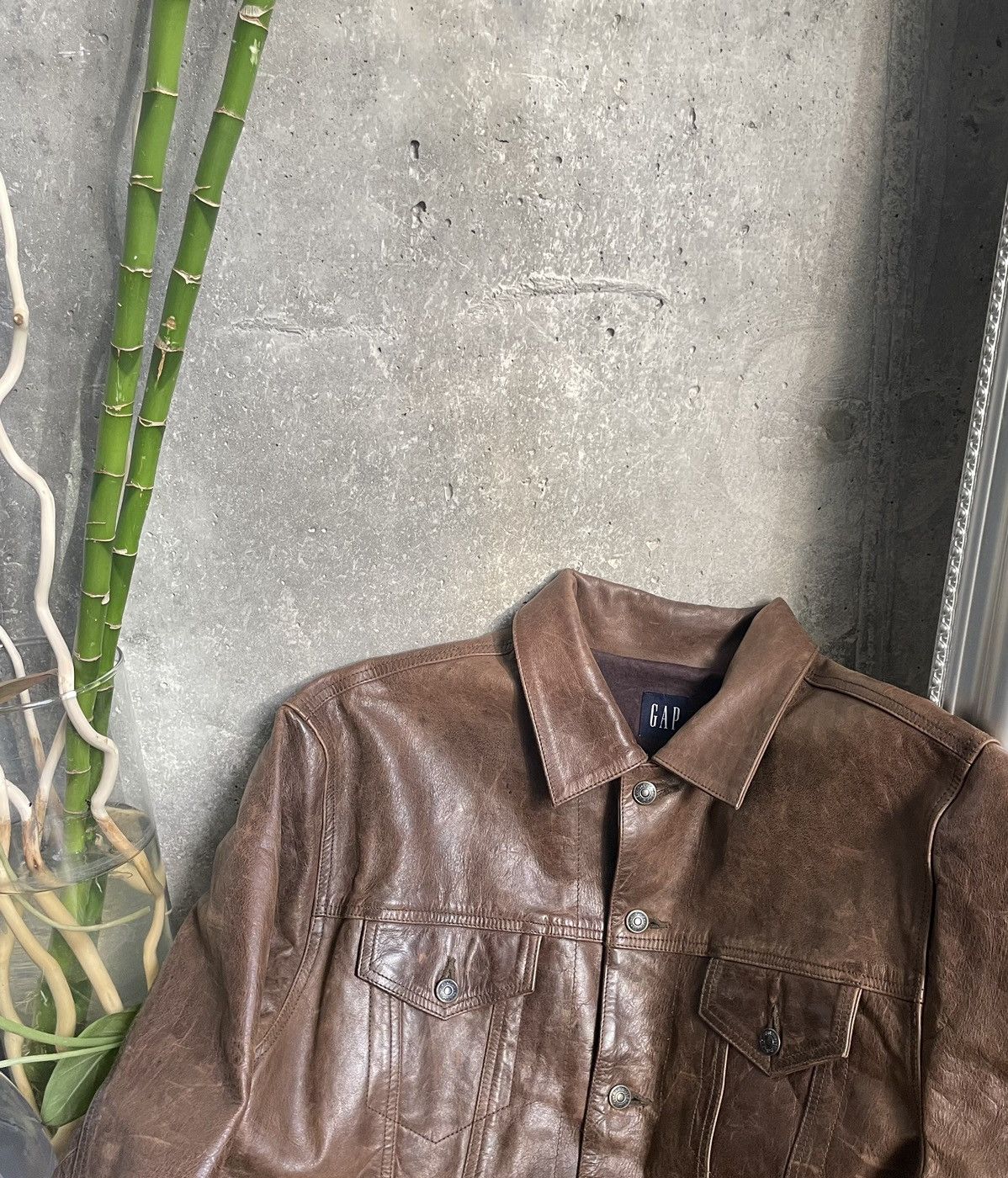 Gap Vintage Gap Brown Leather Trucker Jacket Motorcycle Style Size US L / EU 52-54 / 3 - 3 Thumbnail
