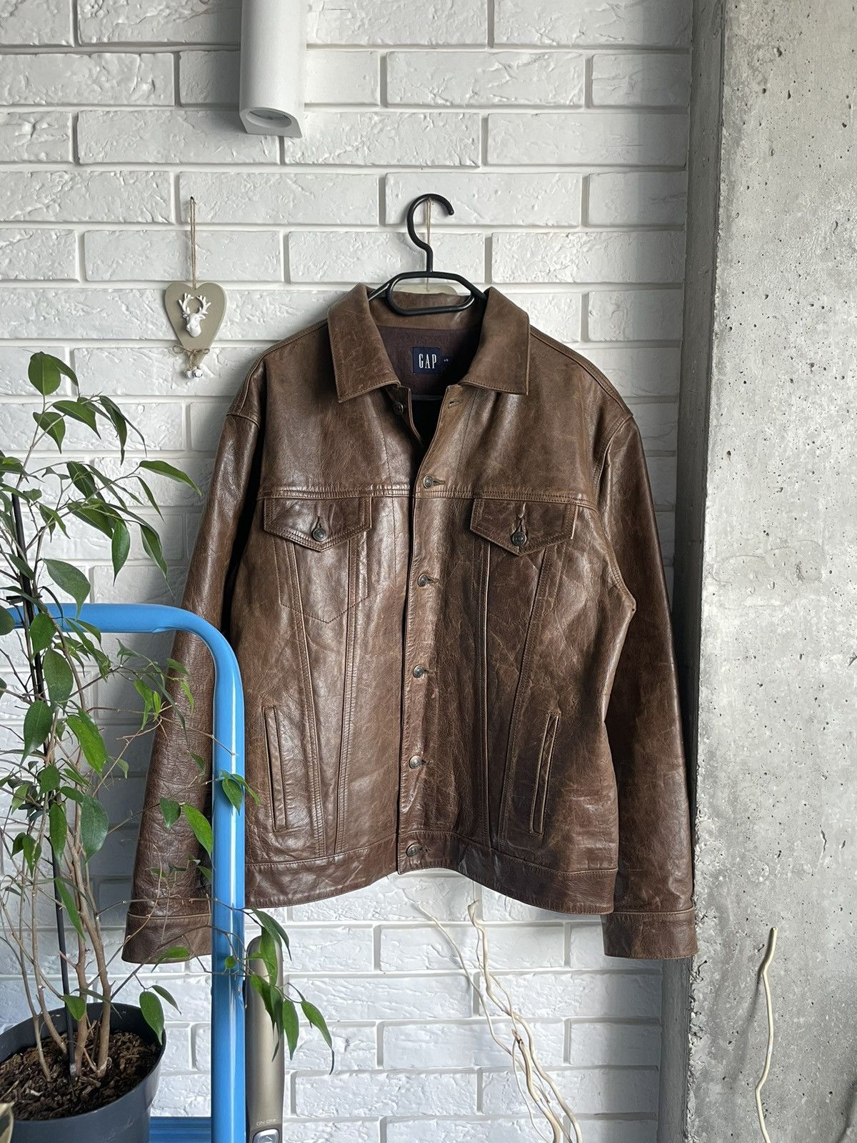 Gap Vintage Gap Brown Leather Trucker Jacket Motorcycle Style Size US L / EU 52-54 / 3 - 2 Thumbnail