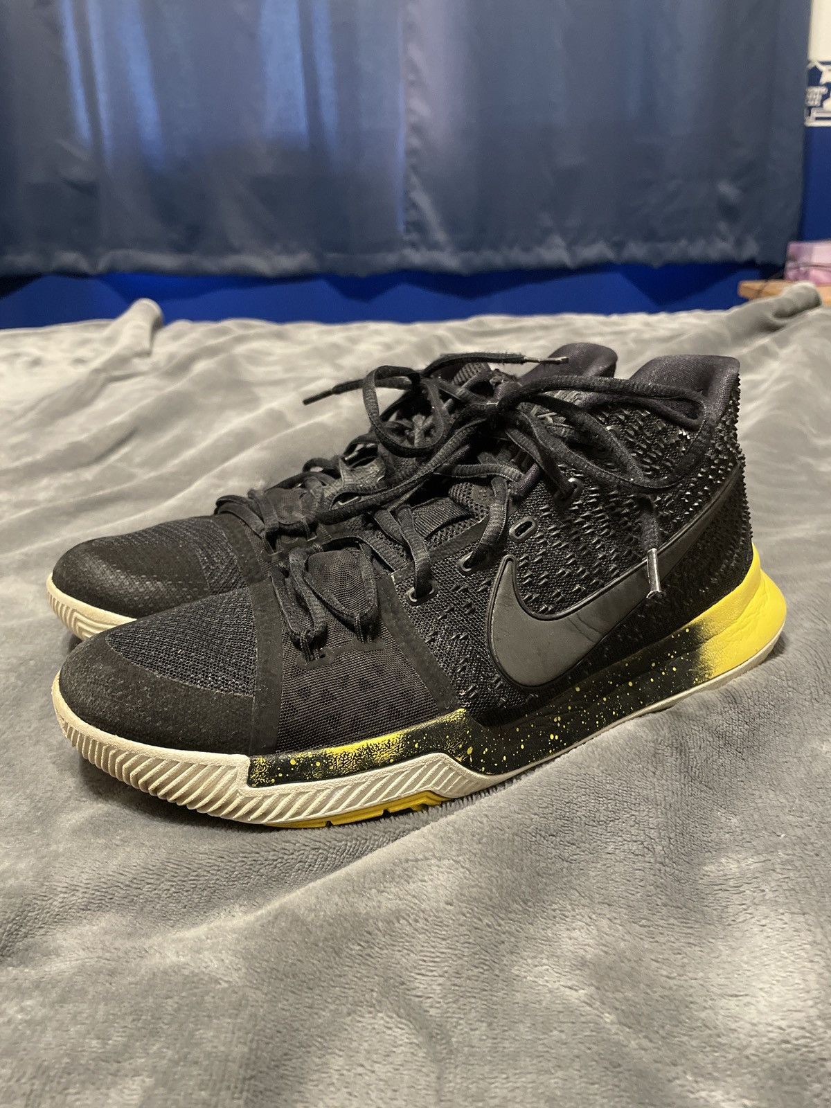 Kyrie 3 Black/Yellow Nike Kyrie 3 EP Varsity Maize Yellow Black | Mercari main image 2