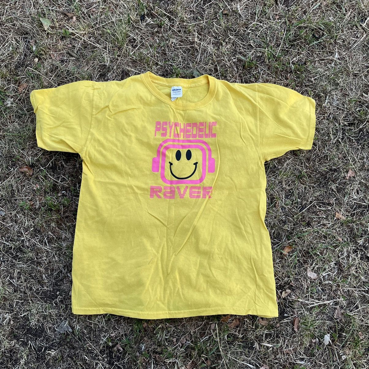 image of 90's “Psychedelic Face Drugs” Lsd Rave Punk Humor Tee in Yellow, Men's (Size Medium)