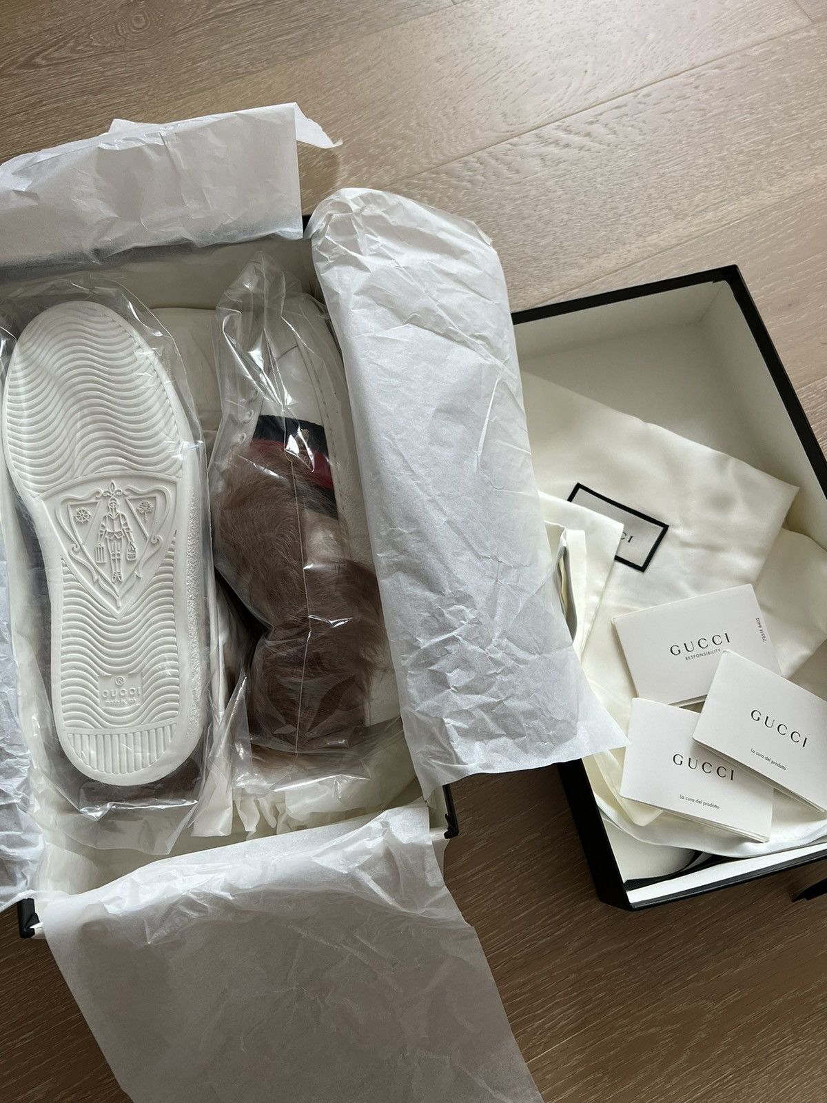 Gucci Gucci Ace Fur low top Trainer Sneakers Size US 7.5 / EU 40-41 - 2 Thumbnail