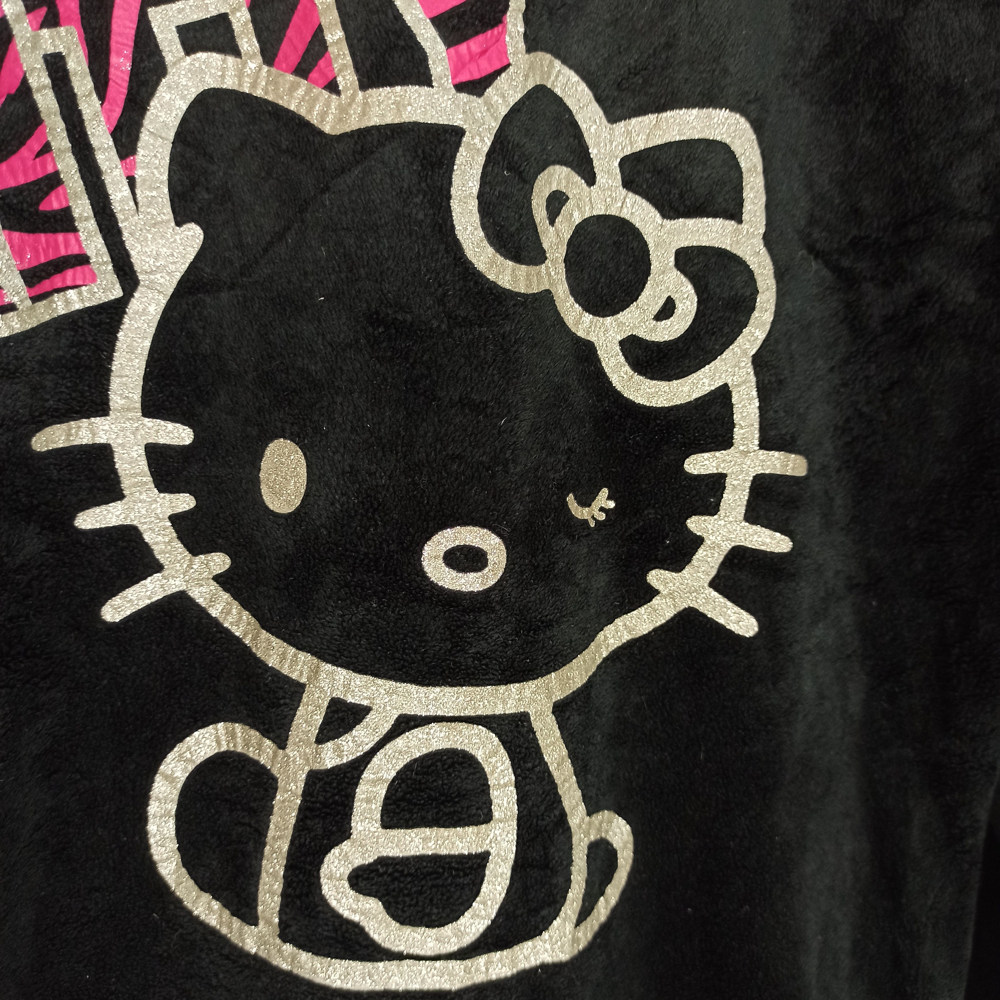 Beauty Beast 🔥STEALS🔥 Hello Kitty Big Logo Sweater Fleece fur Size L / US 10 / IT 46 - 4 Thumbnail