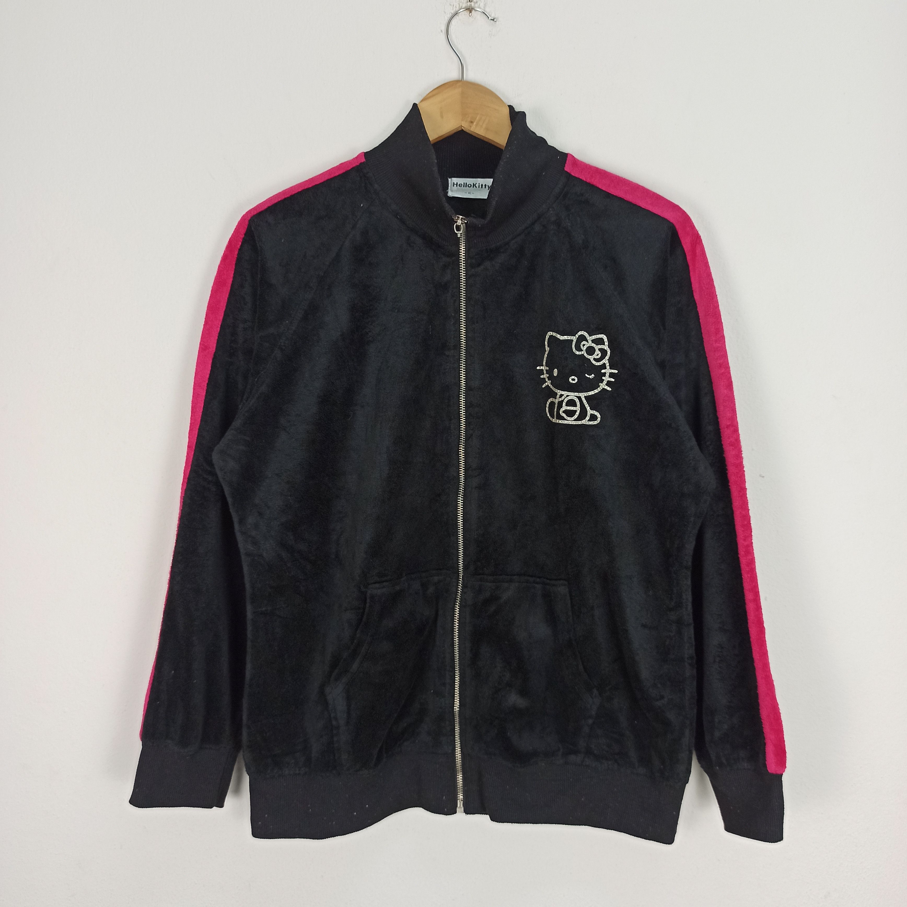 Beauty Beast 🔥STEALS🔥 Hello Kitty Big Logo Sweater Fleece fur Size L / US 10 / IT 46 - 6 Thumbnail