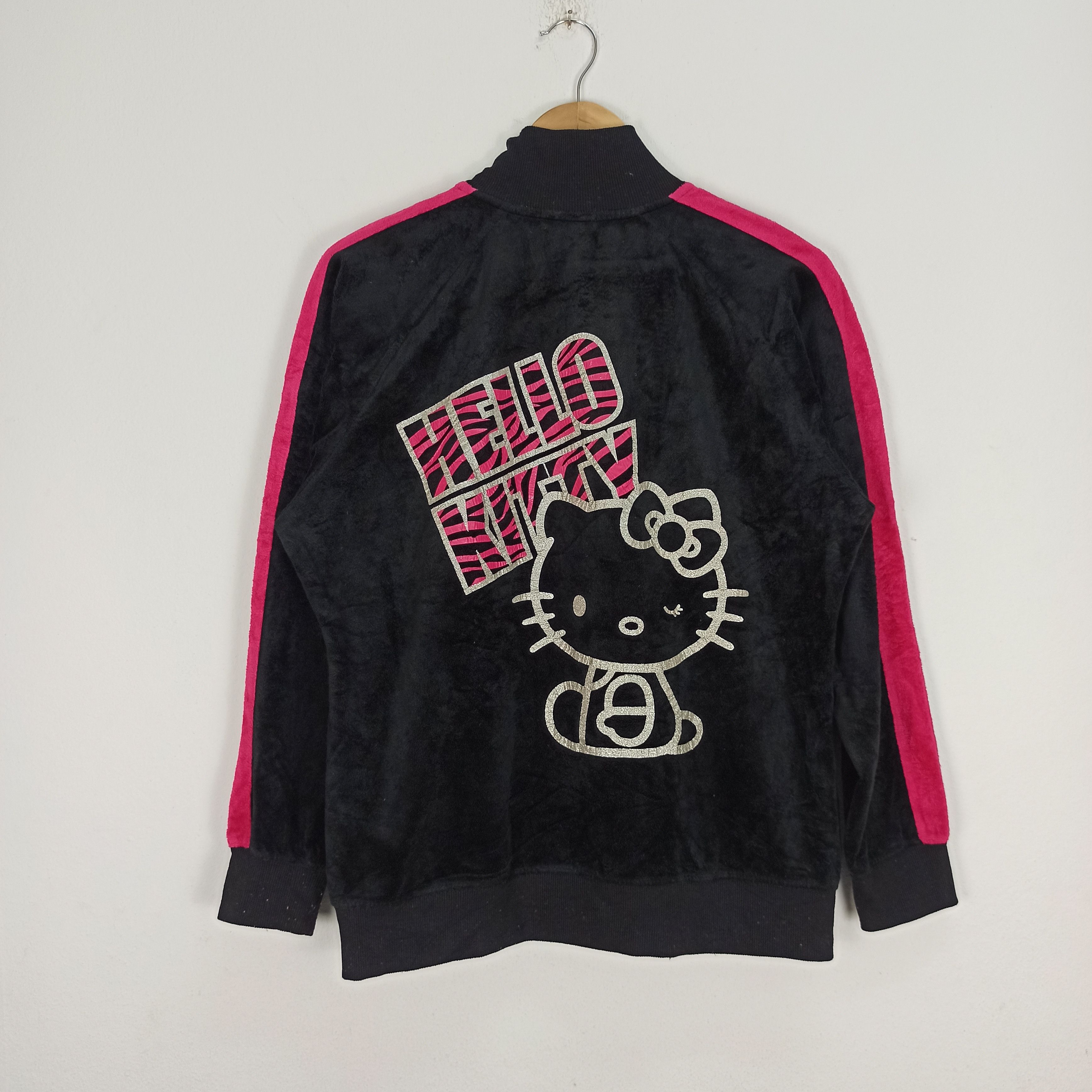 Beauty Beast 🔥STEALS🔥 Hello Kitty Big Logo Sweater Fleece fur Size L / US 10 / IT 46 - 1 Thumbnail