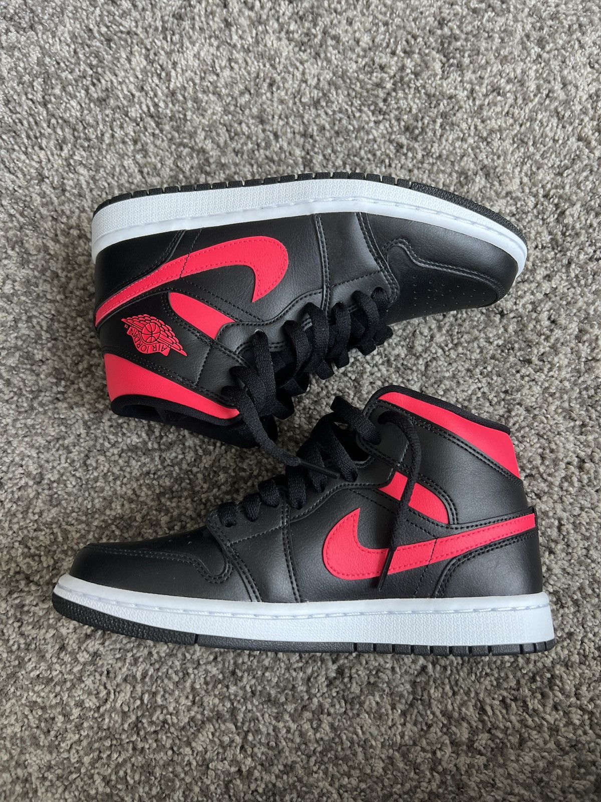 aj 1 mid siren red