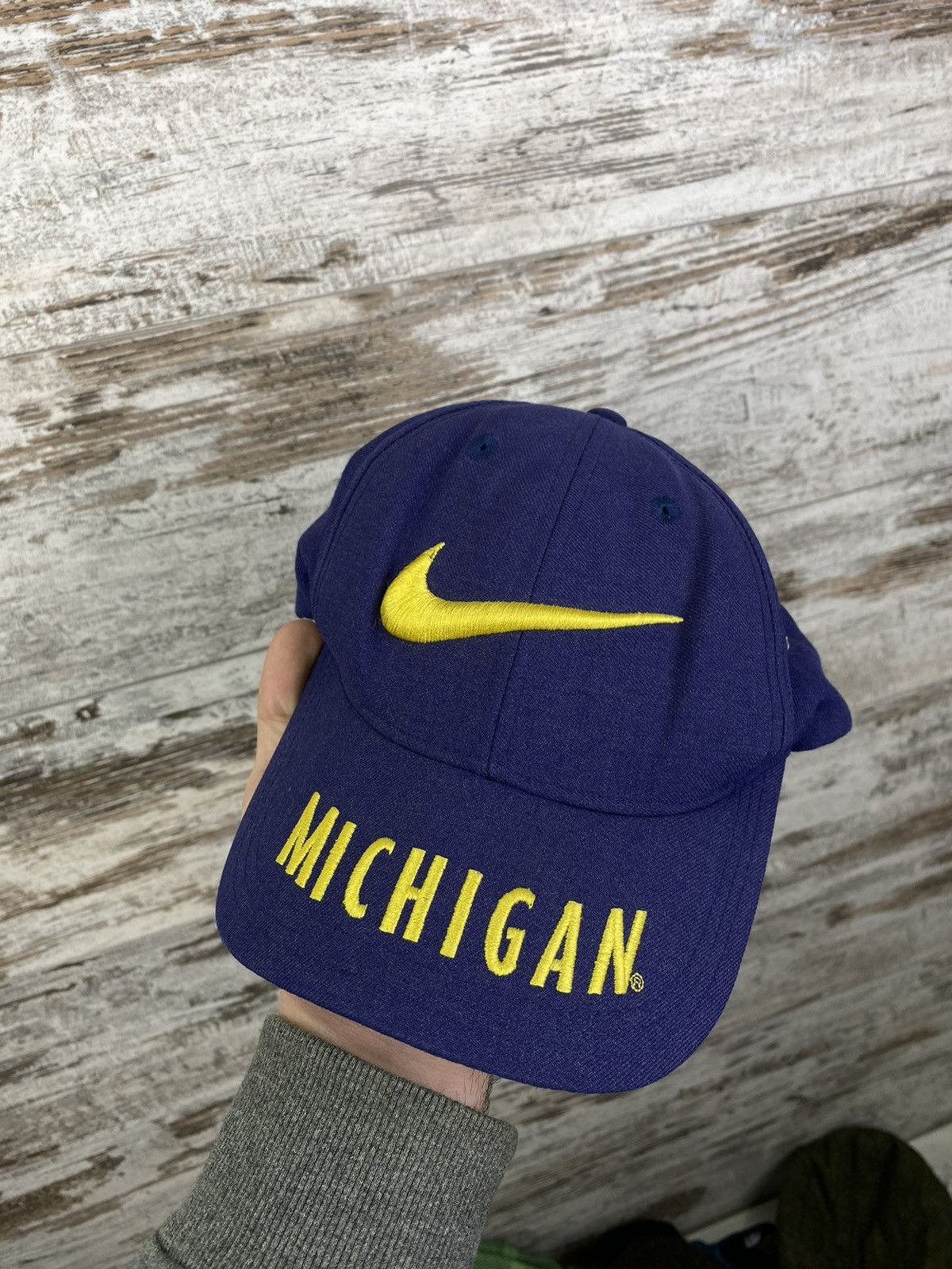 Nike × Vintage Mens Vintage Nike swoosh Michigan Cap streetwear rare y2k tn Size ONE SIZE - 2 Thumbnail