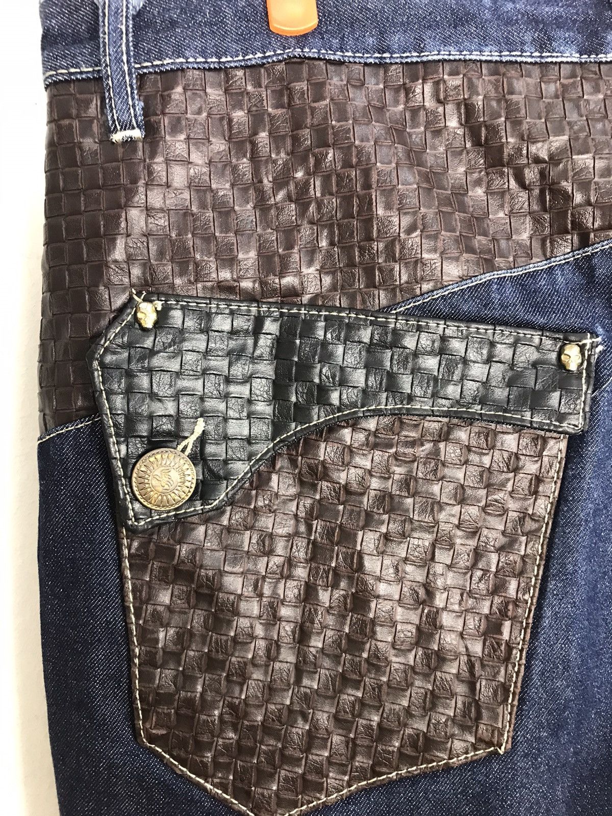 Japanese Brand Kanji Jeans Loose Fit Leather Pocket Design Size US 39 - 11 Thumbnail