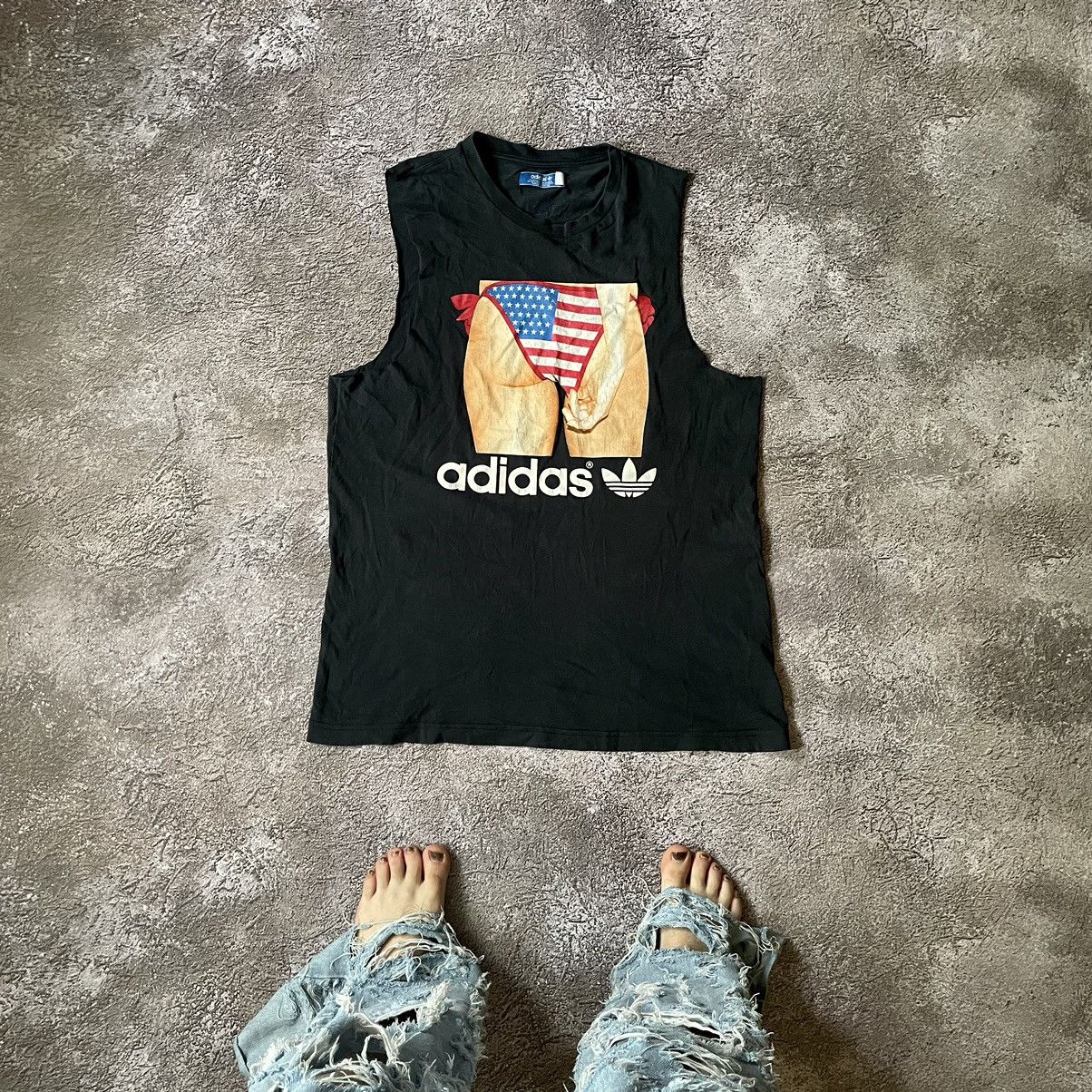 Vintage Vintage Y2K Adidas Graphic Tee Flag Print Streetwear Slim XL Size US XL / EU 56 / 4 - 1 Thumbnail