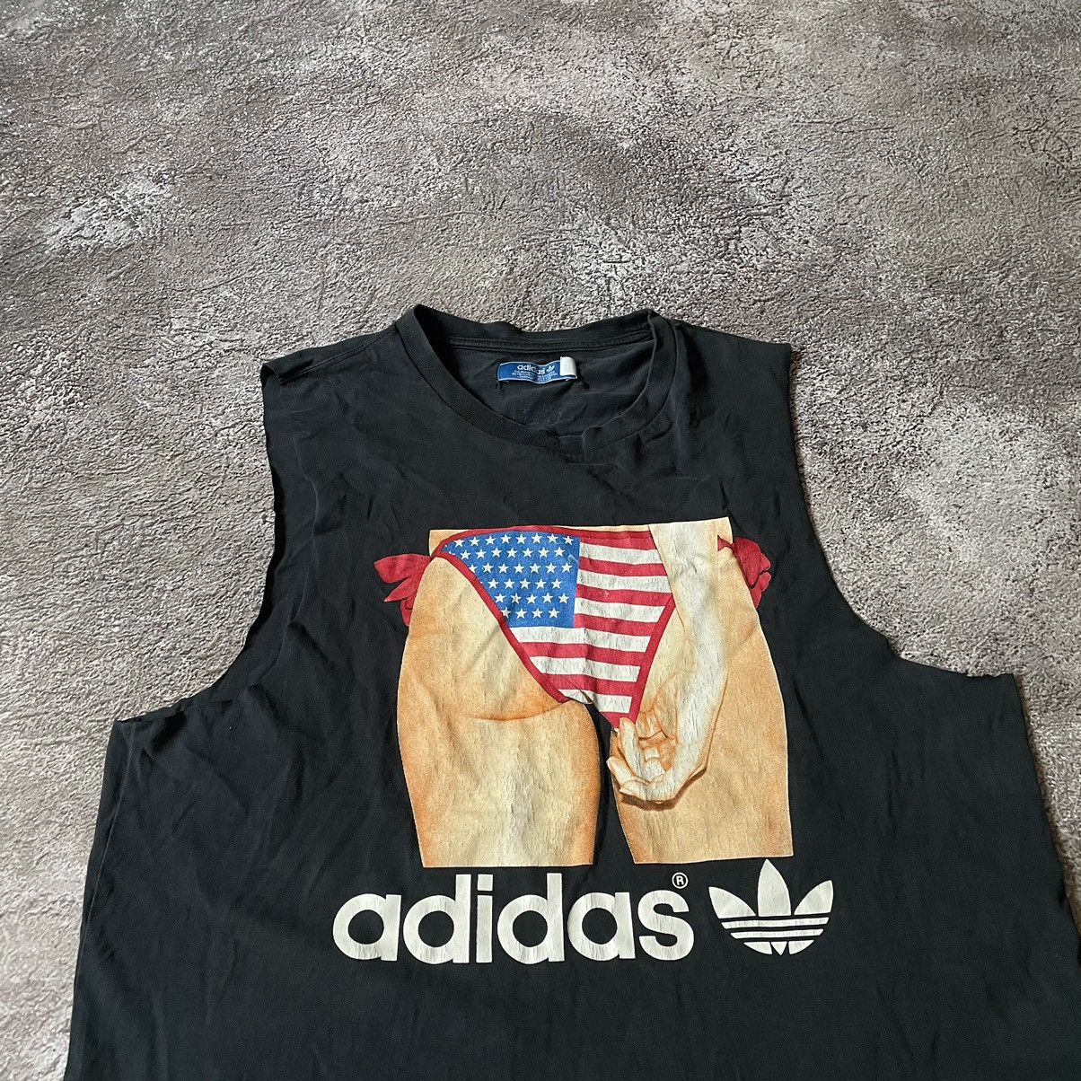 Vintage Vintage Y2K Adidas Graphic Tee Flag Print Streetwear Slim XL Size US XL / EU 56 / 4 - 5 Thumbnail