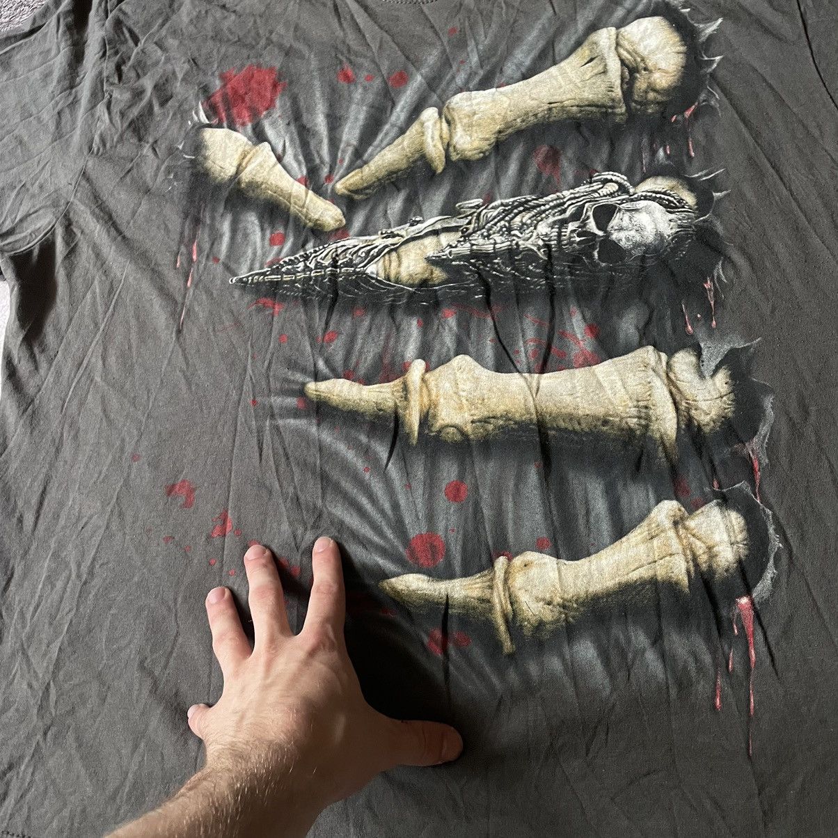 Vintage Vintage Y2K Thrashed Skeleton Graphic Tee Grunge Relaxed XXL Size US XXL / EU 58 / 5 - 7 Thumbnail