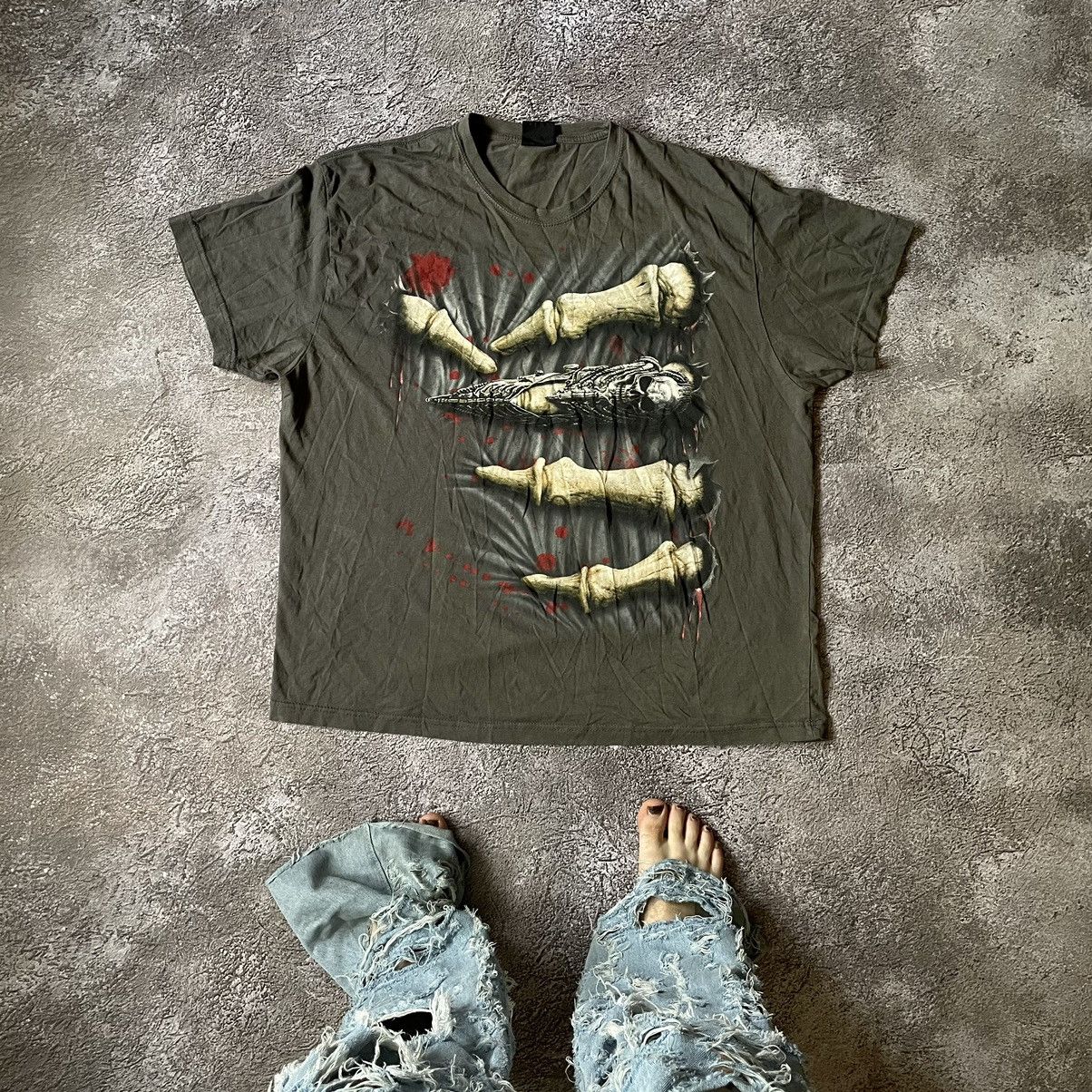 Vintage Vintage Y2K Thrashed Skeleton Graphic Tee Grunge Relaxed XXL Size US XXL / EU 58 / 5 - 1 Thumbnail