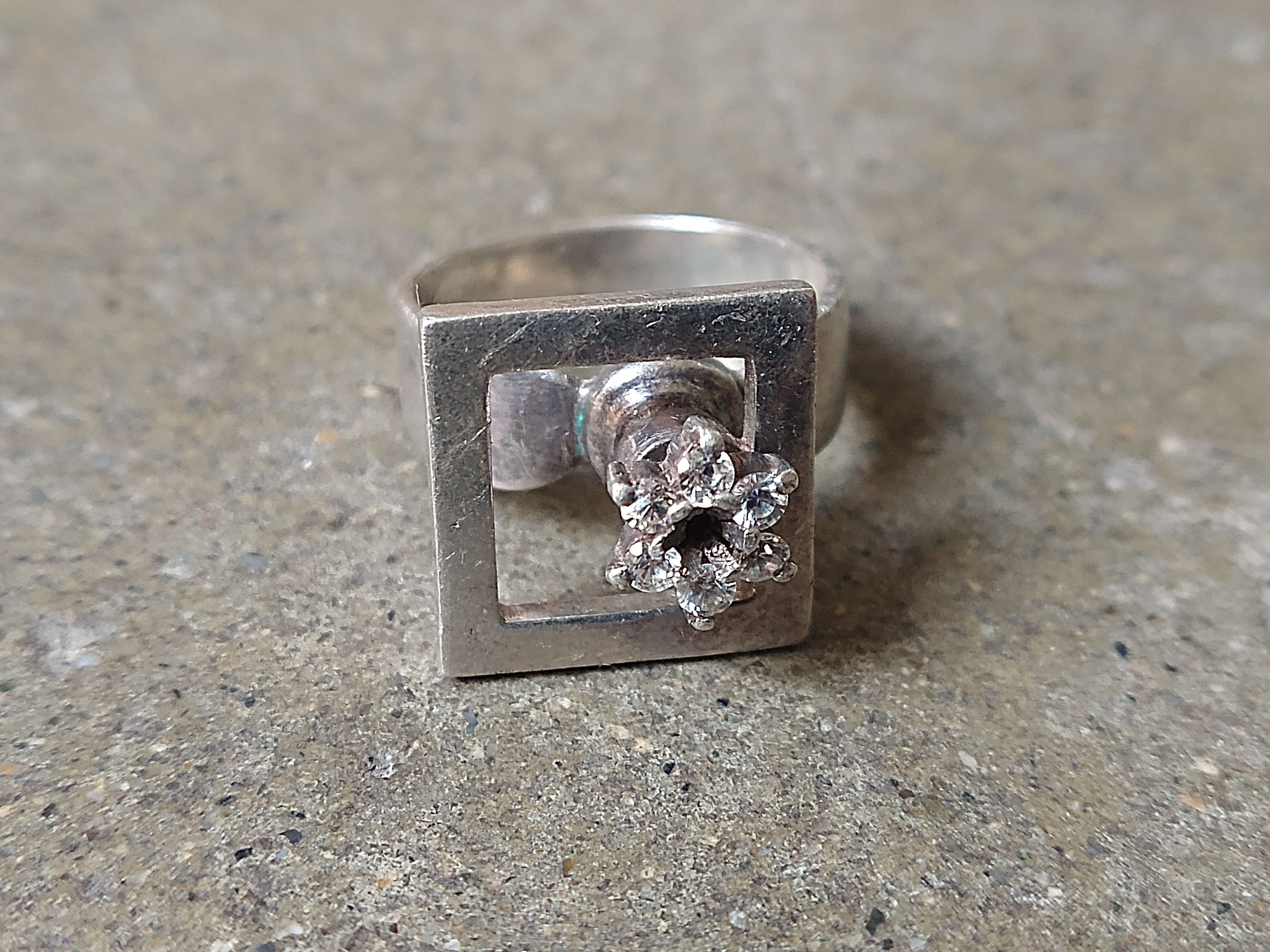 Jewelry × Vintage Vintage Sterling Silver Ring Size 7.25 CZ Modern Avant Garde Size ONE SIZE - 3 Thumbnail